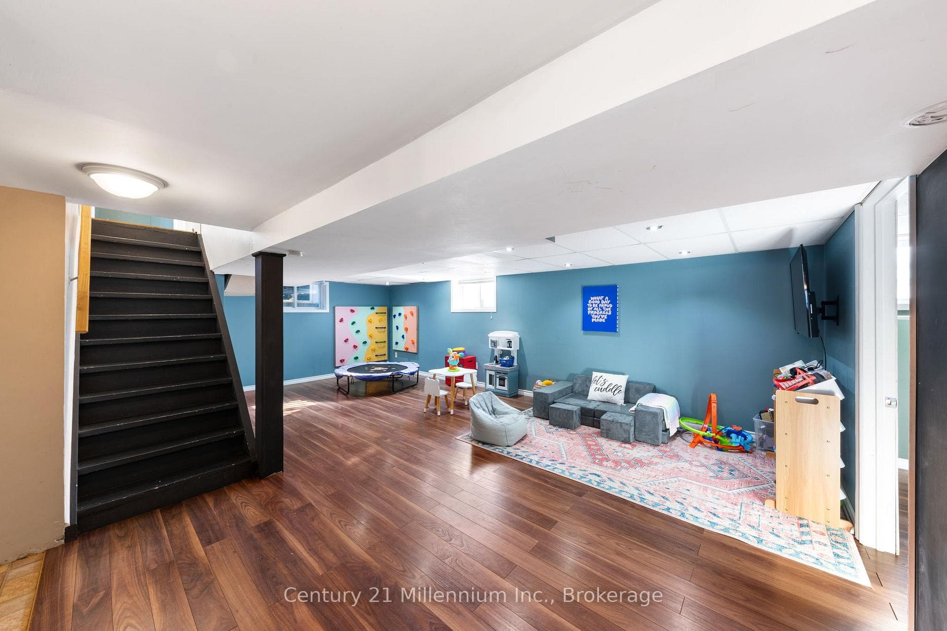 155 Artemesia Street photo 27