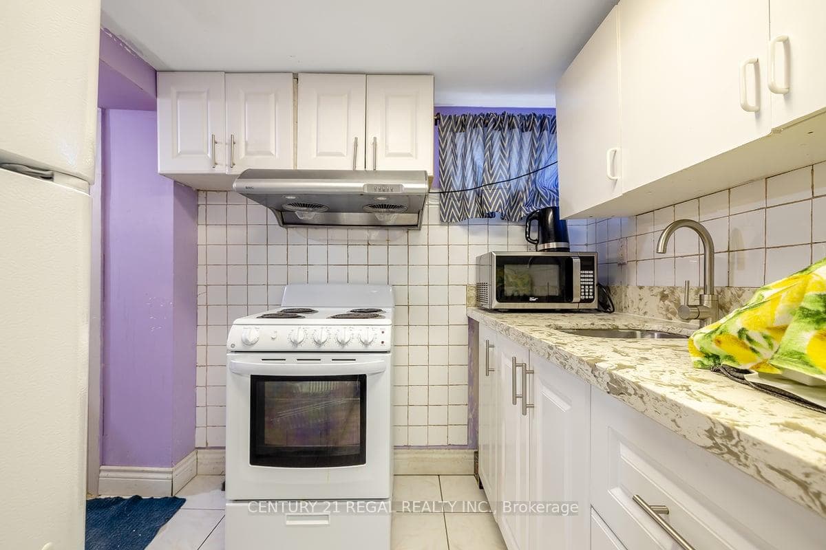 105 Lord Roberts Drive photo 14