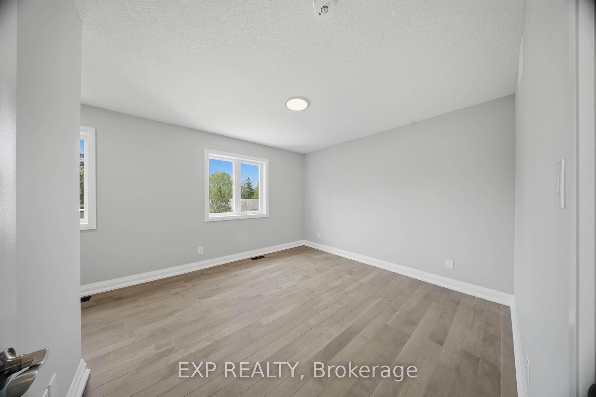 107 Stephenson Way photo 22