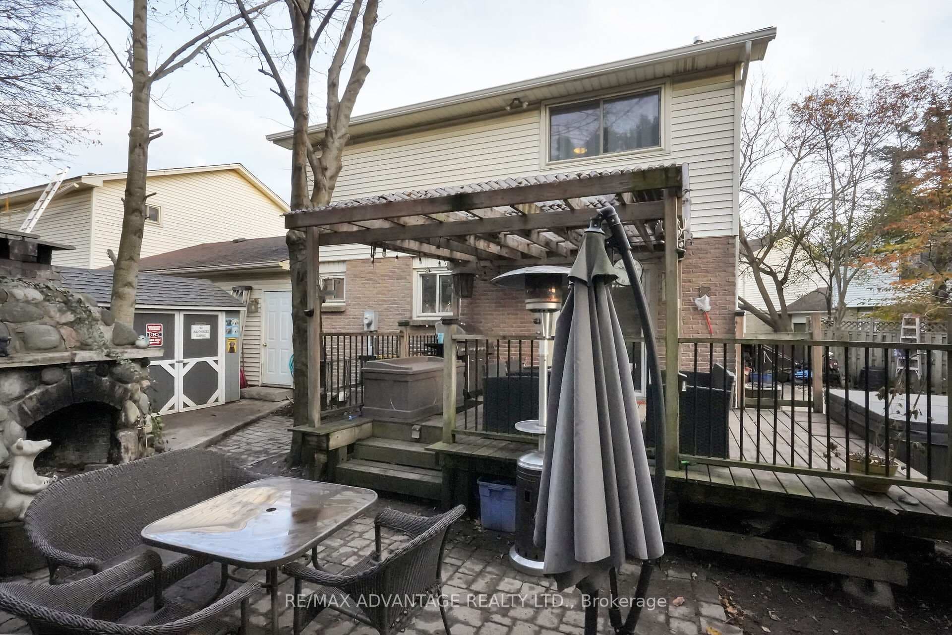 443 Sandringham Crescent photo 37