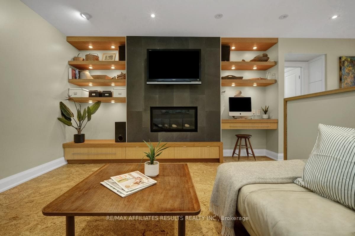 5 Tiffany Crescent photo 23
