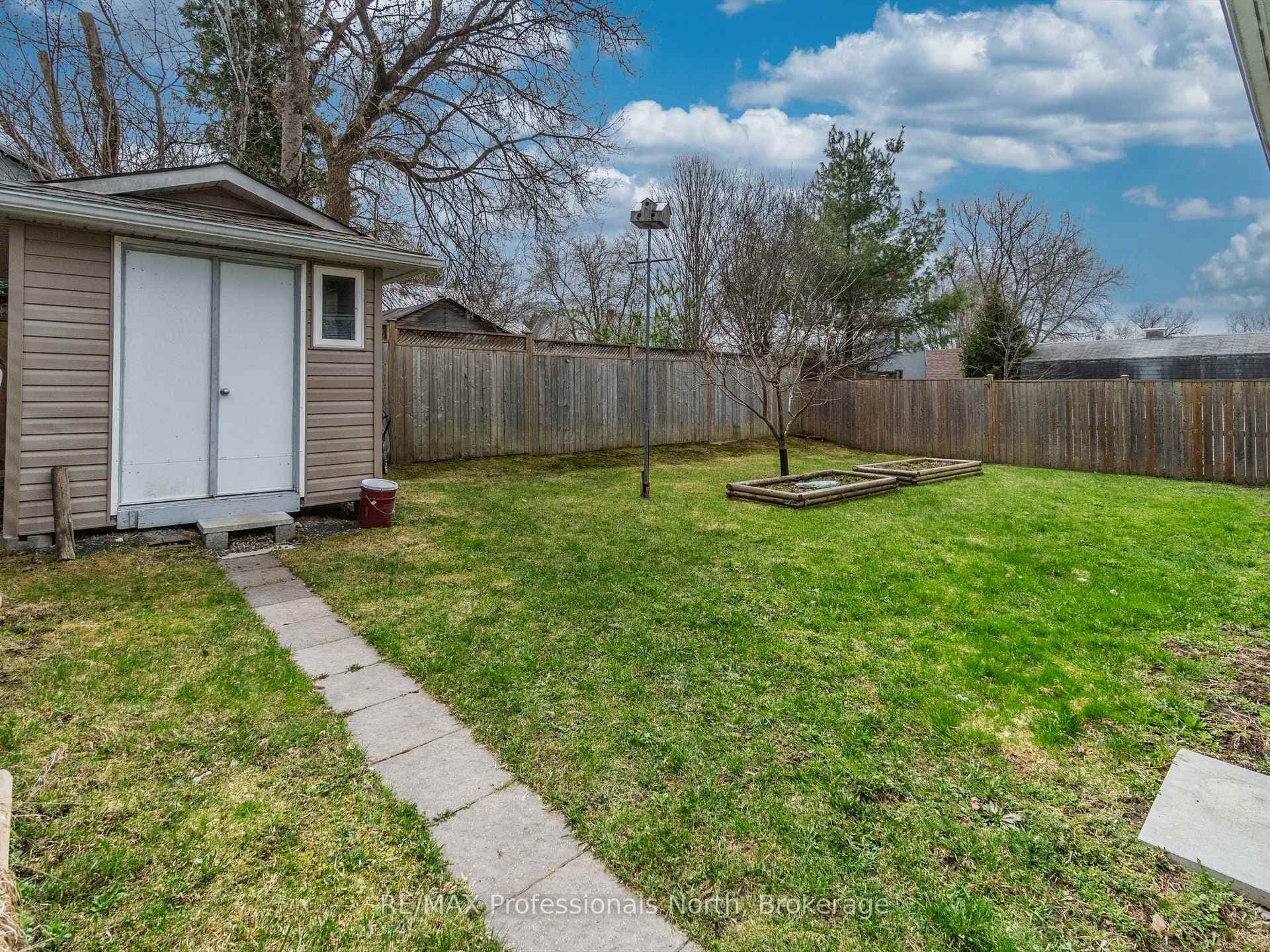 Backyard - completely fenced