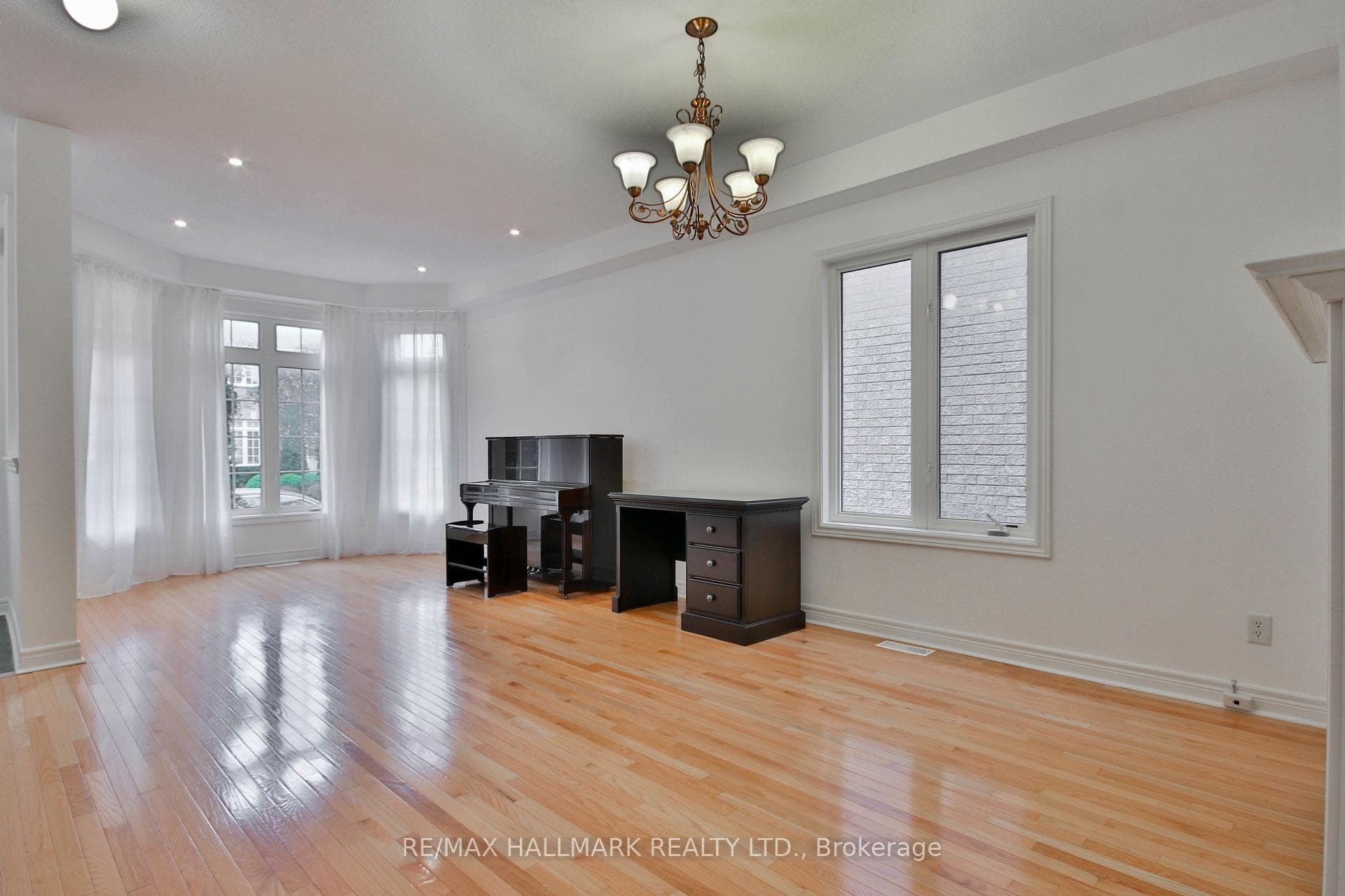 15 Briarglen Road photo 8