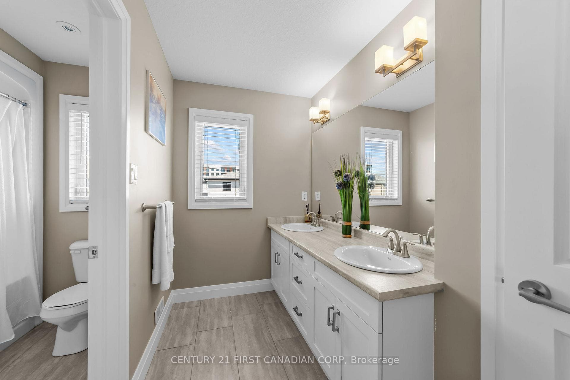 6681 Navin Crescent photo 26