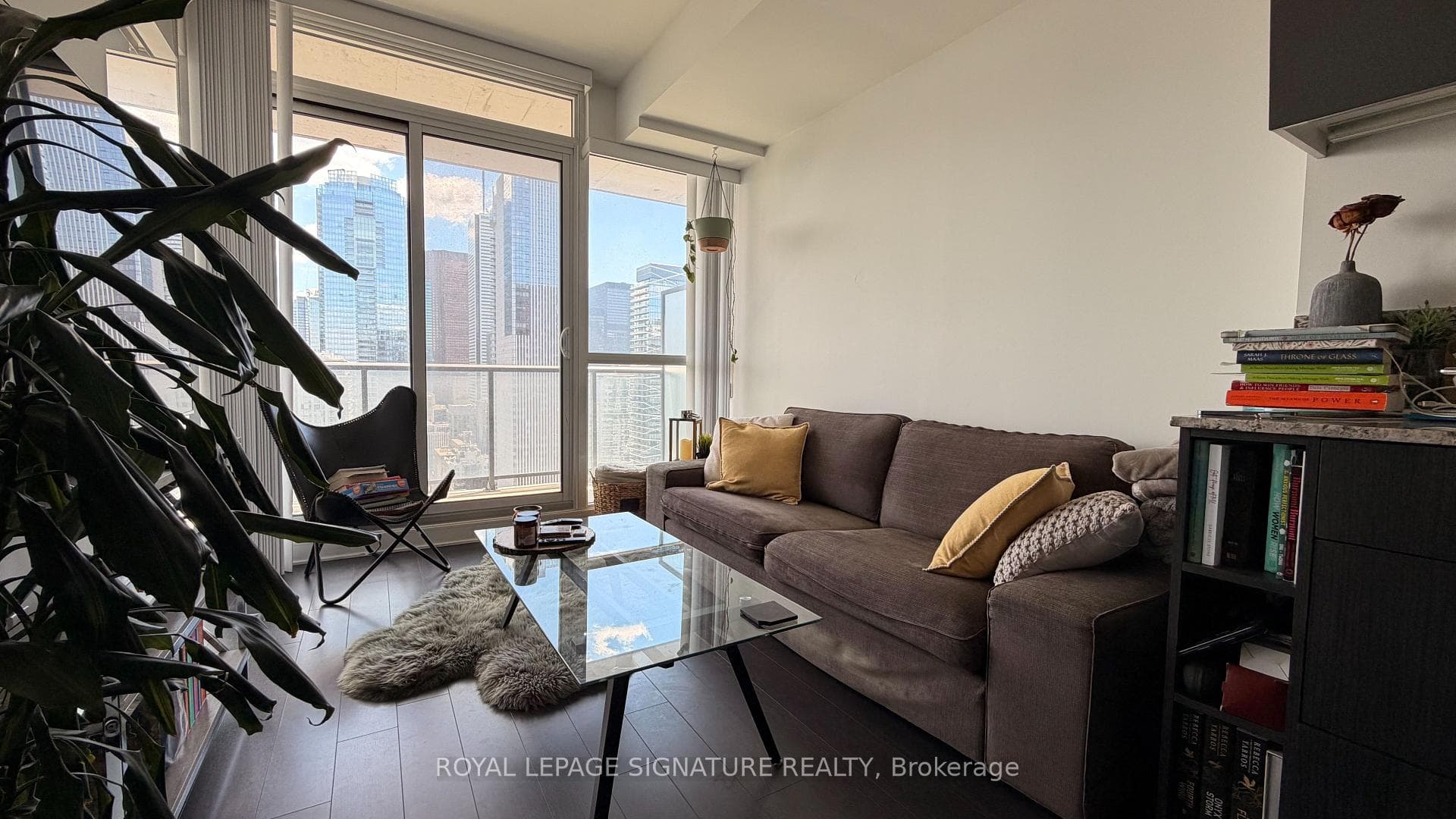 290 Adelaide Street Unit 3308 photo 5