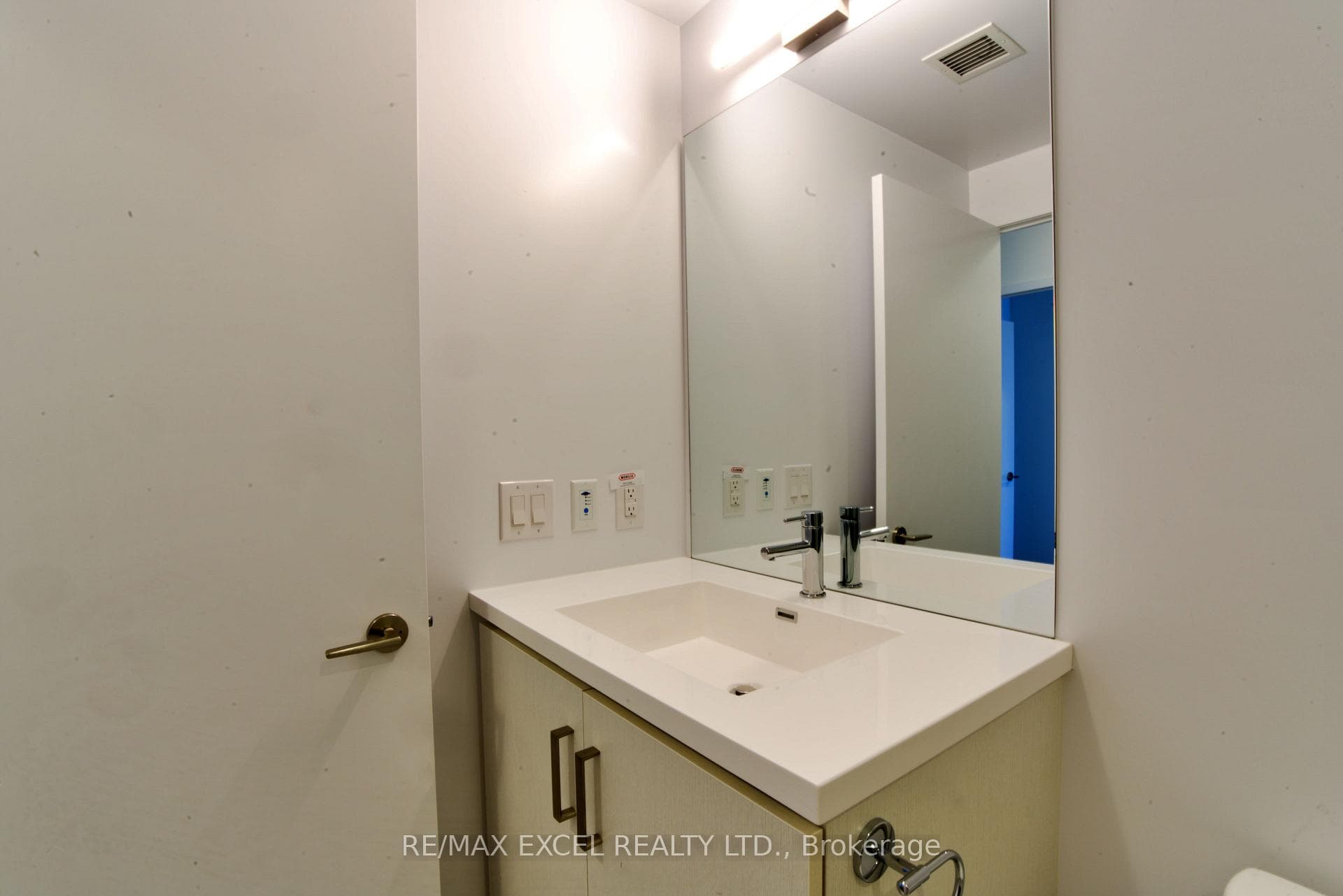 38 Honeycrisp Crescent Unit 1102 photo 17
