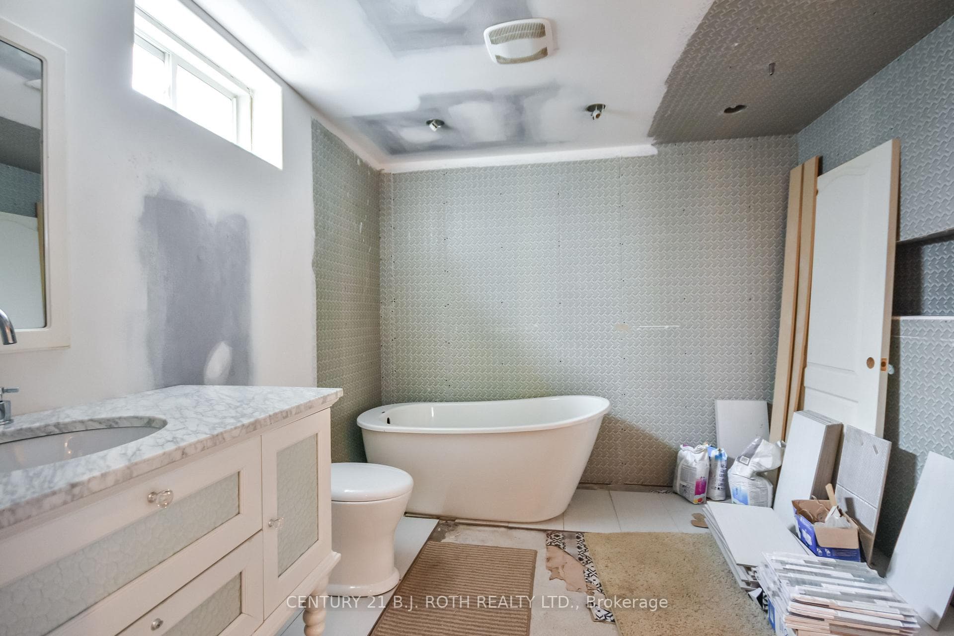 49 Athabaska Road photo 24