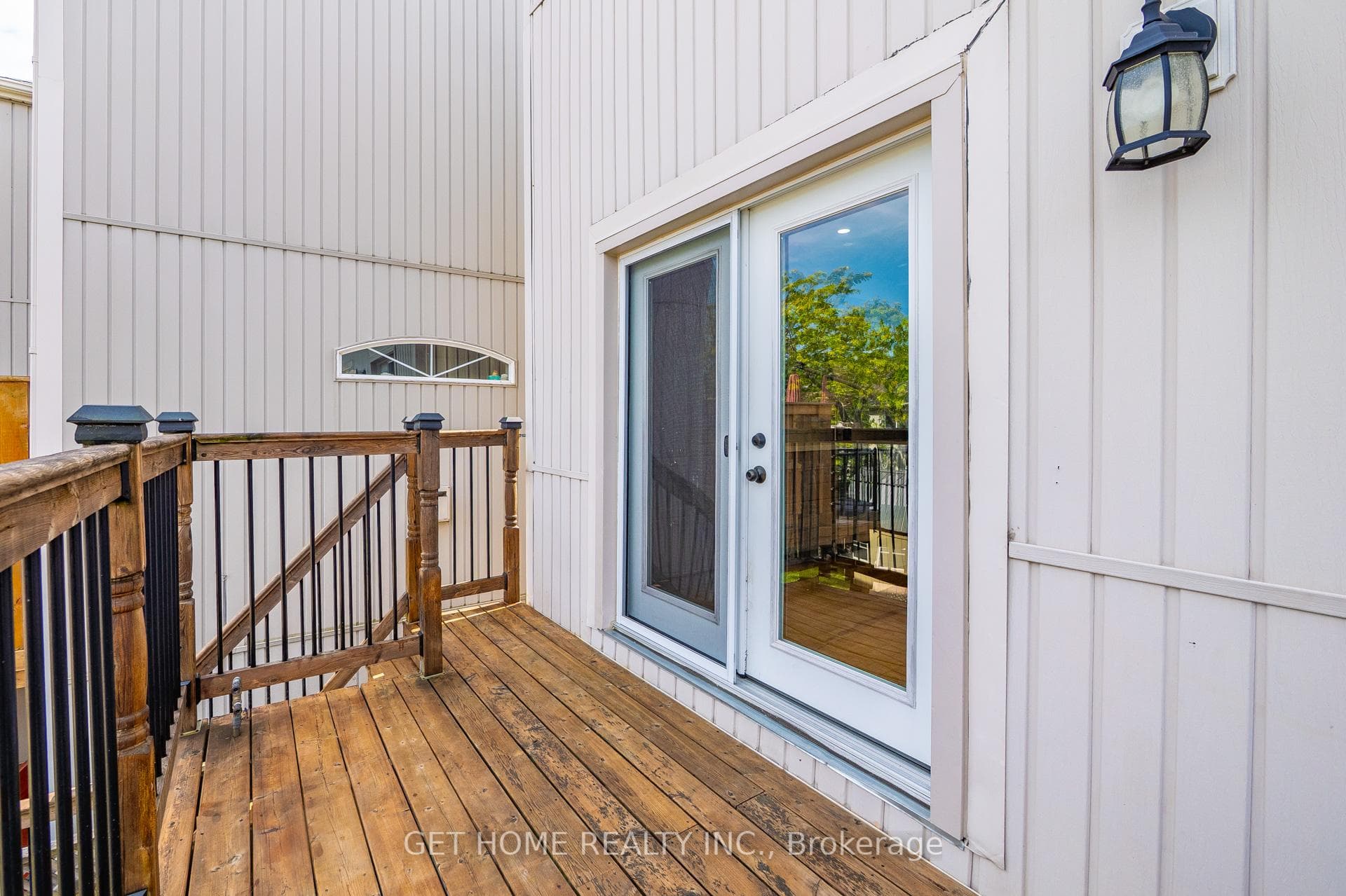 1119 Ashgrove Crescent photo 44