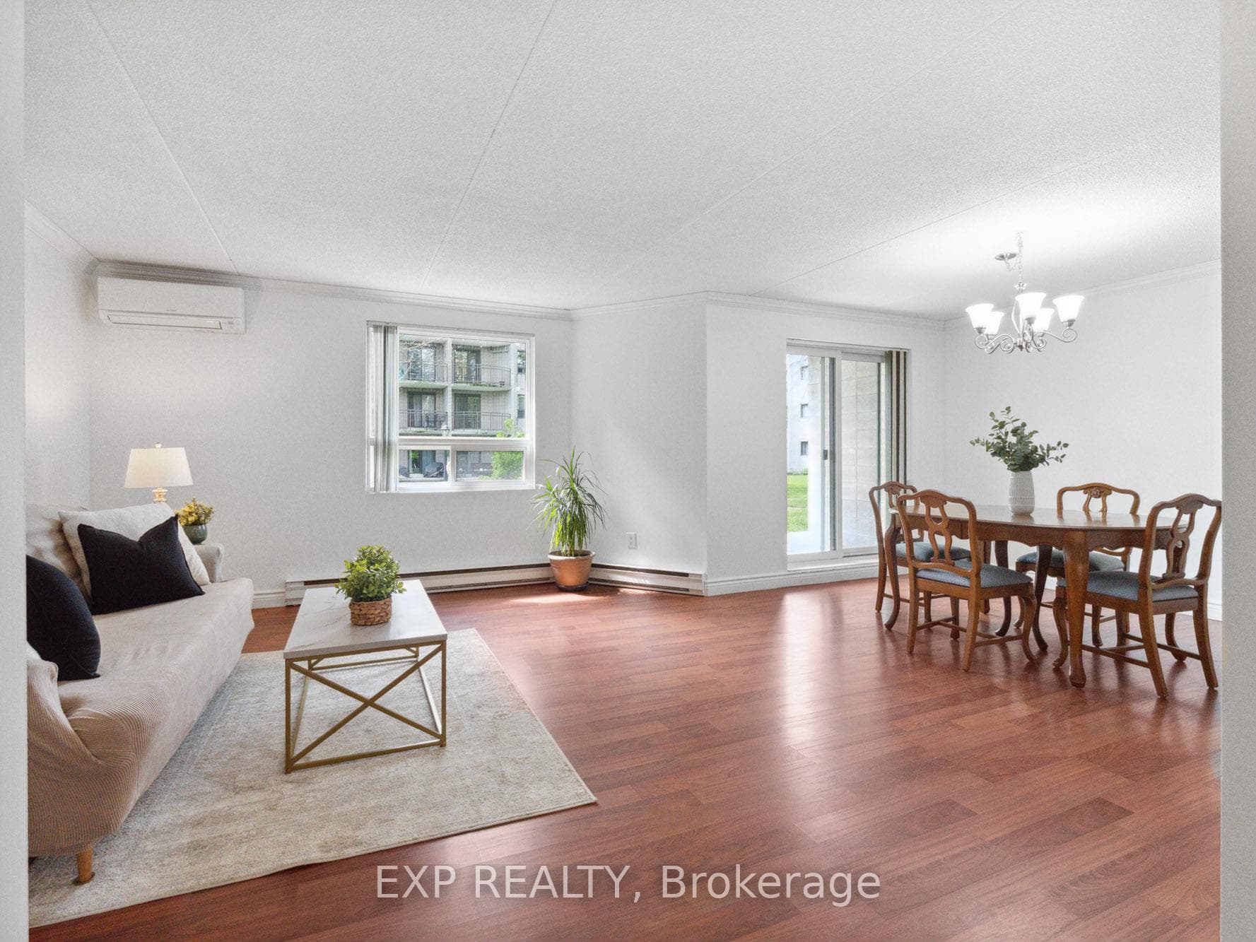 4658 DRUMMOND Road Unit 126 photo 2