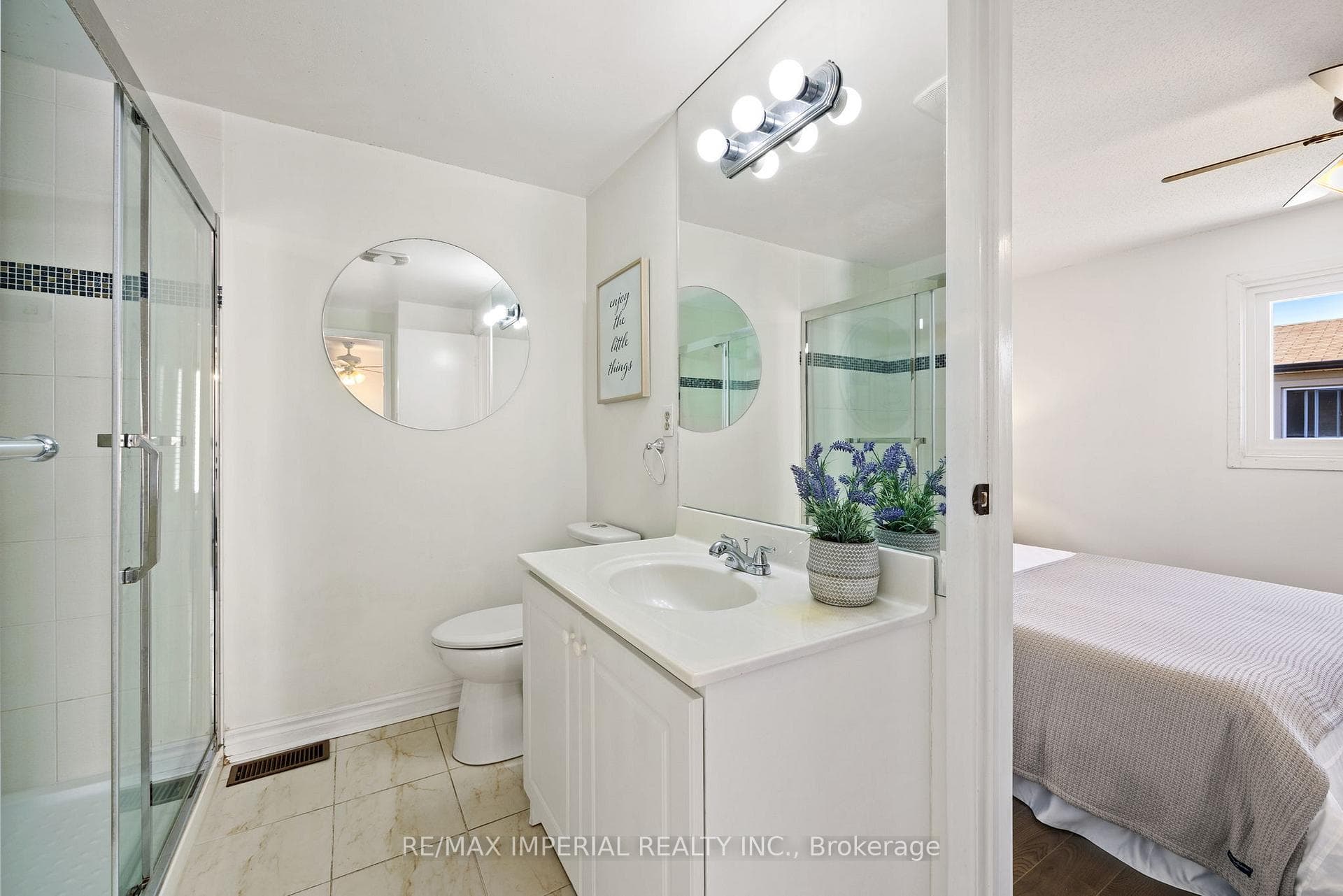 606 Galloway Crescent photo 15