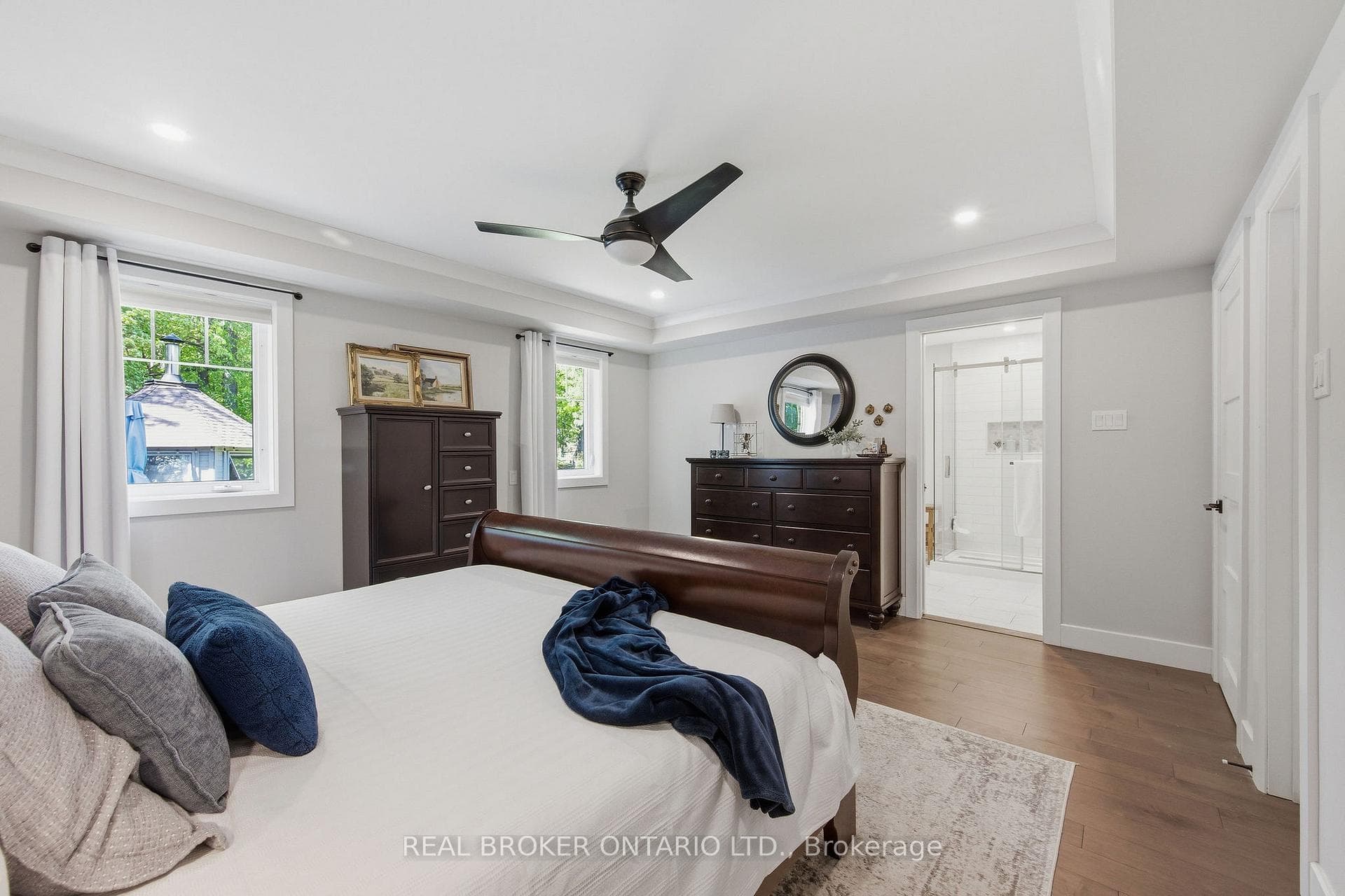 1249 Barnwell Crescent photo 22