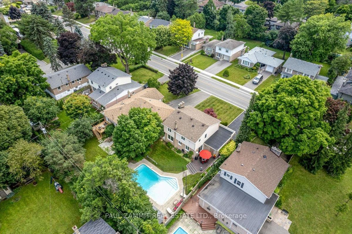 33 Henderson Avenue photo 2