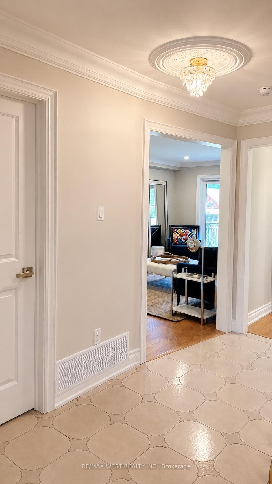 65 Foch Avenue photo 10
