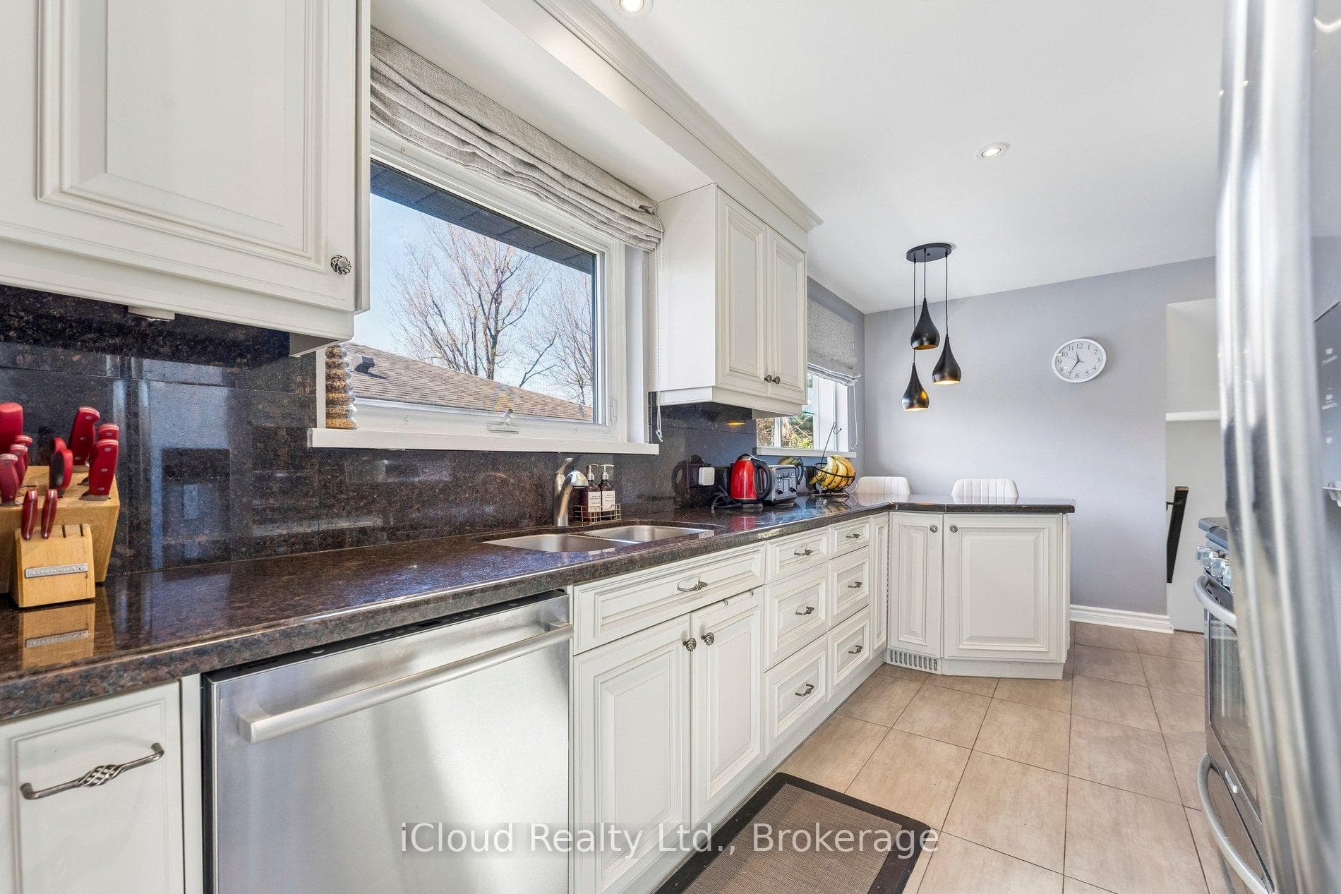 43 Ferndale Crescent photo 11