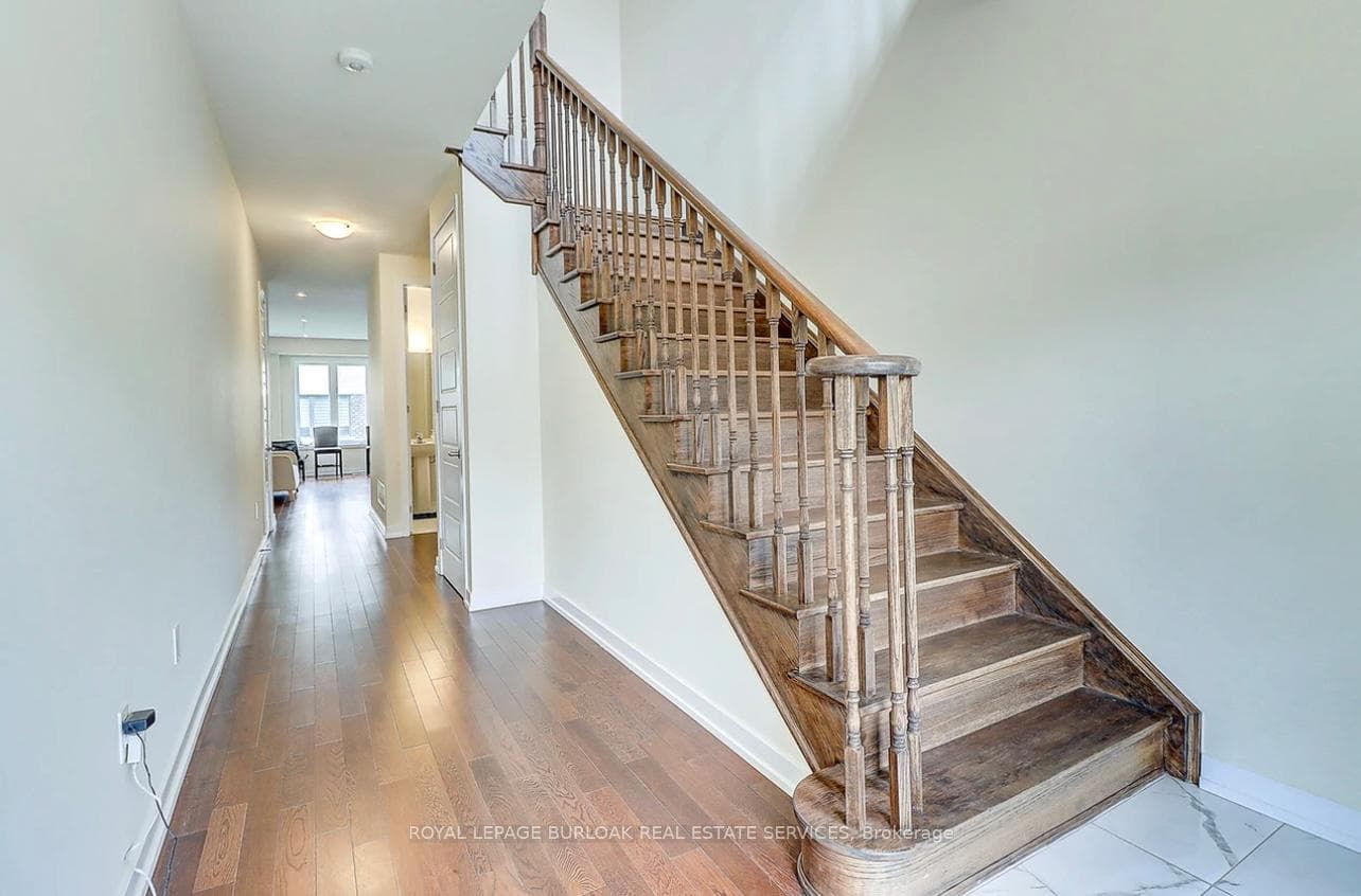 14 Ellis Avenue photo 3