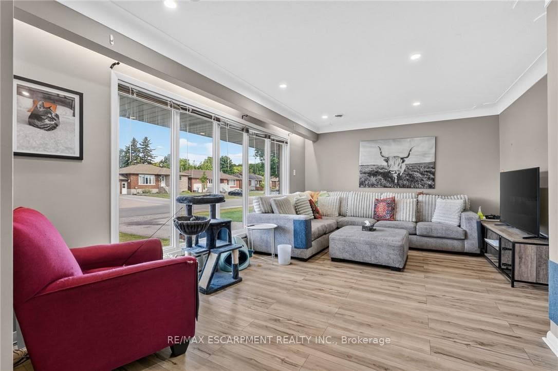 300 Knoll Street photo 4