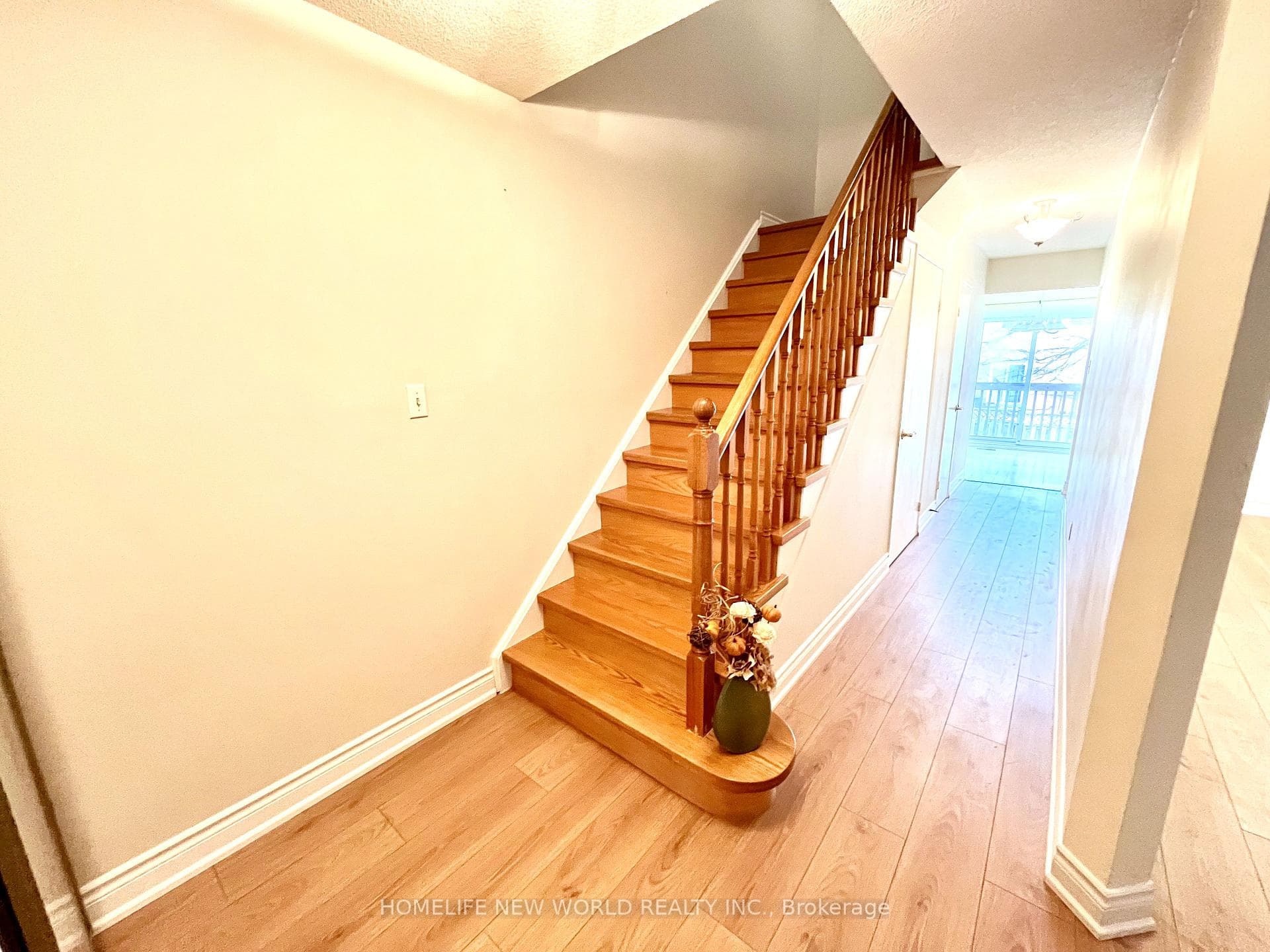 102 Ducatel Crescent photo 3