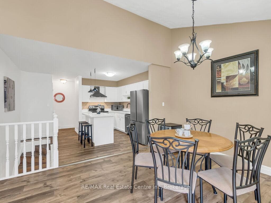 385 Highview Drive photo 15