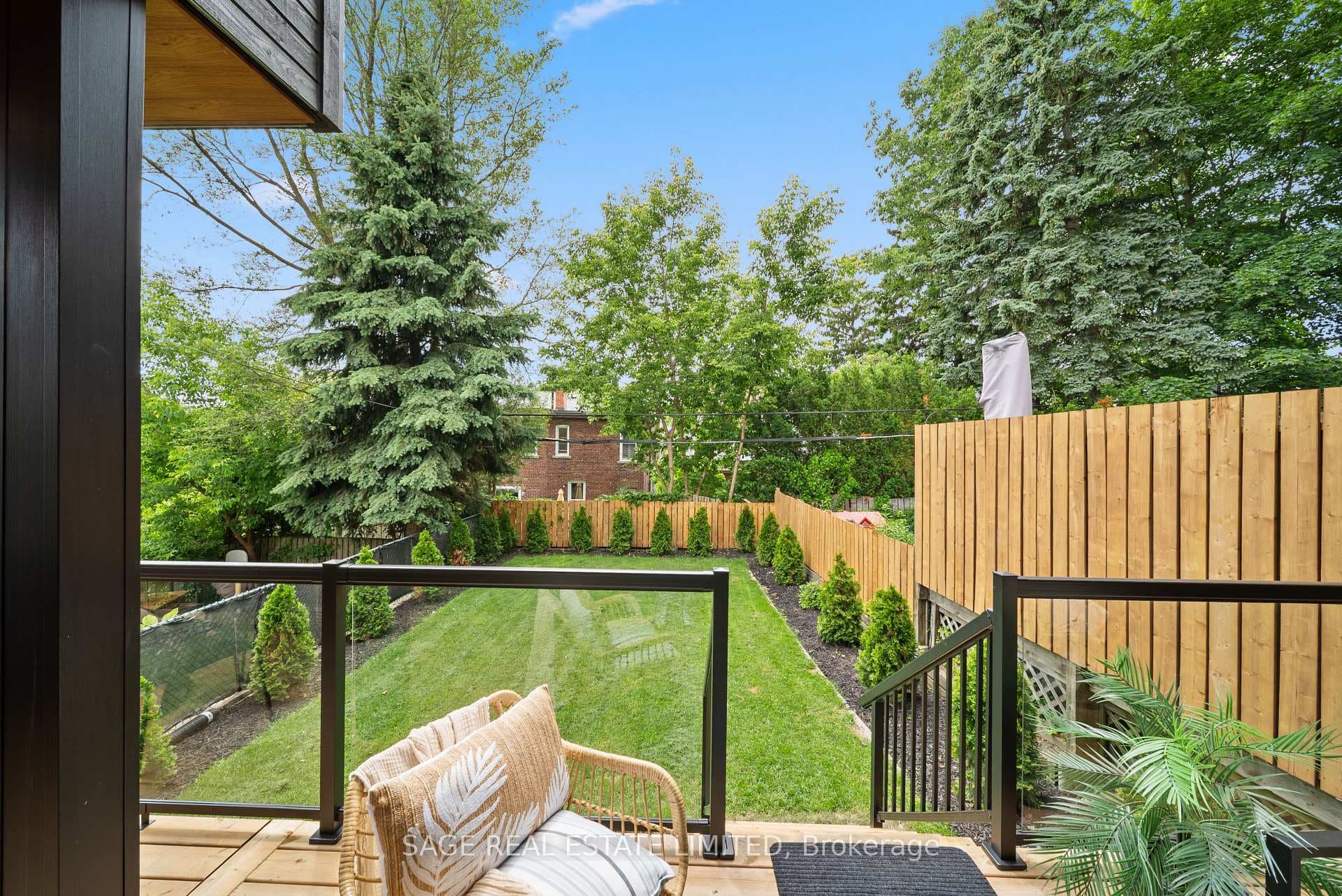 116 Lee Avenue photo 46