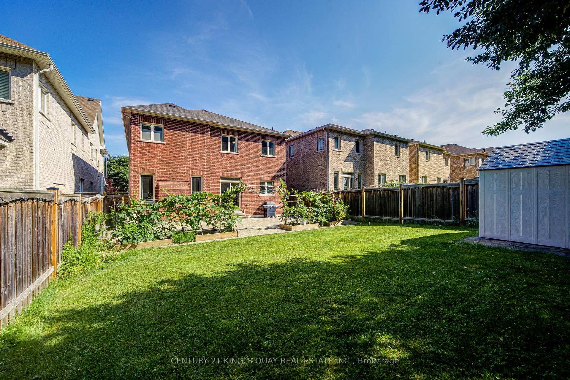 1177 Stuffles Crescent photo 42