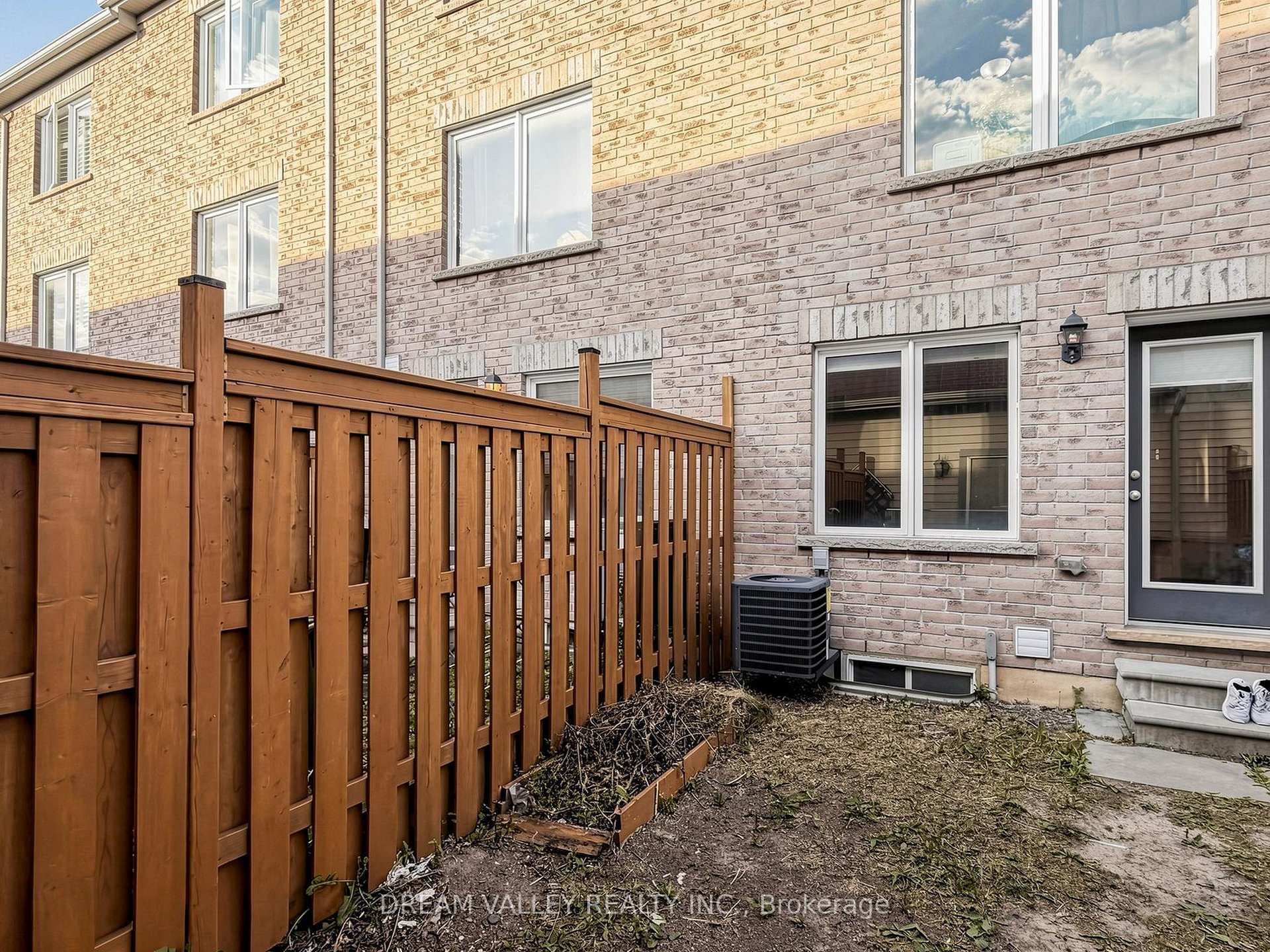 8 Zezel Way photo 30