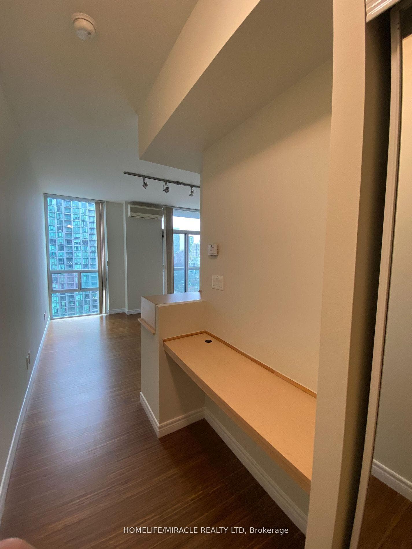 3504 Hurontario Street Unit 2907 photo 4