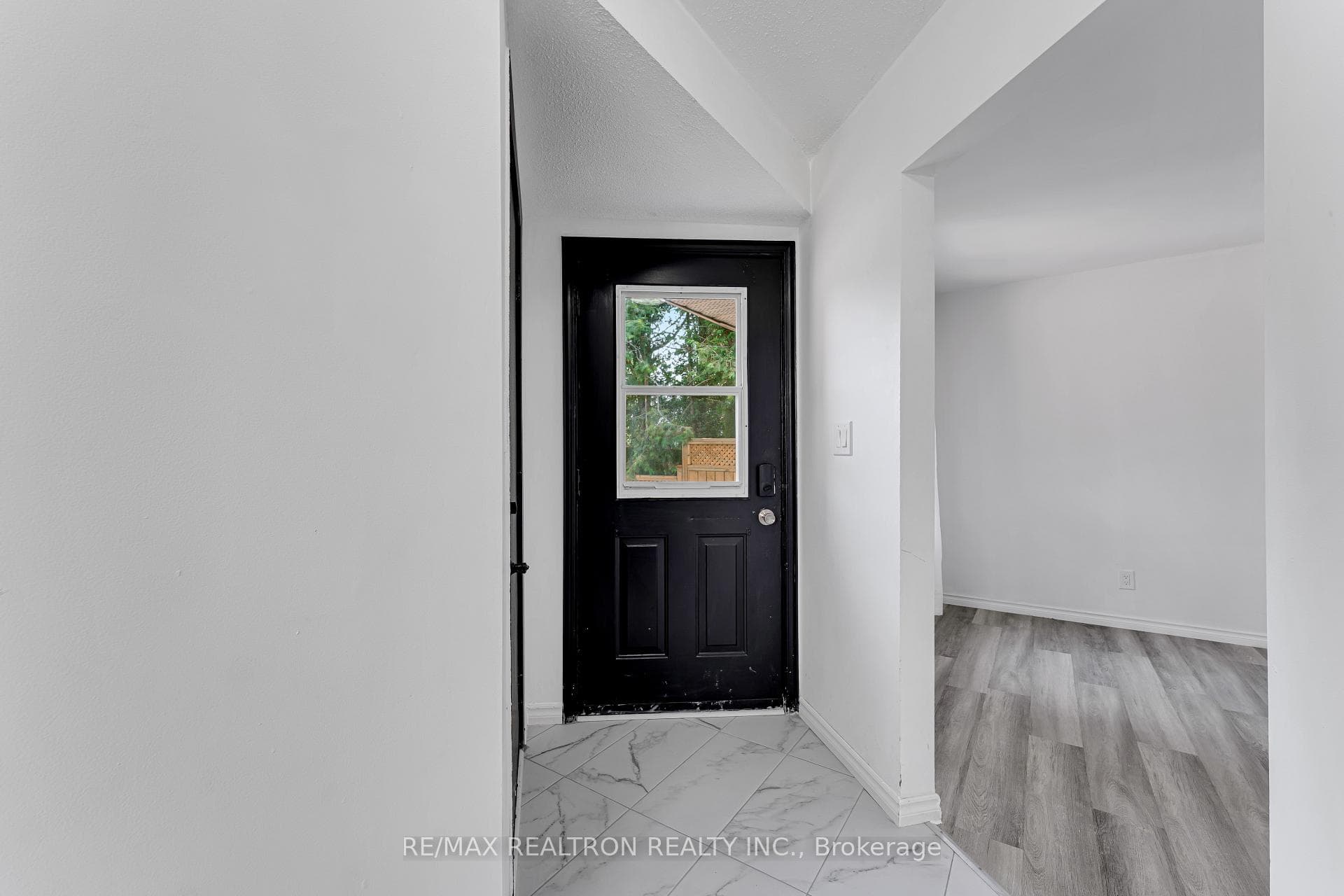 709 Ridley Drive photo 5