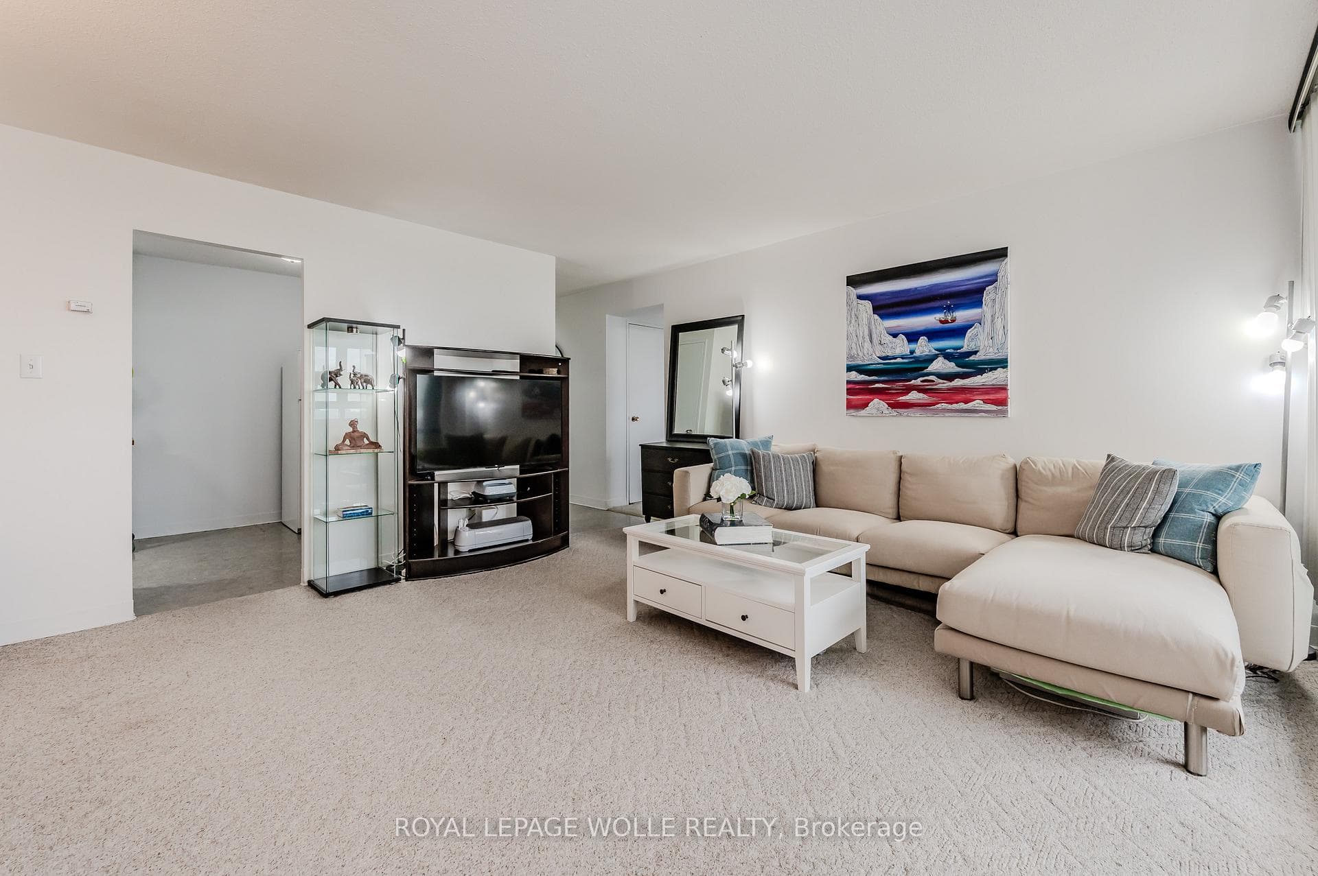 225 Harvard Place Unit 906 photo 16