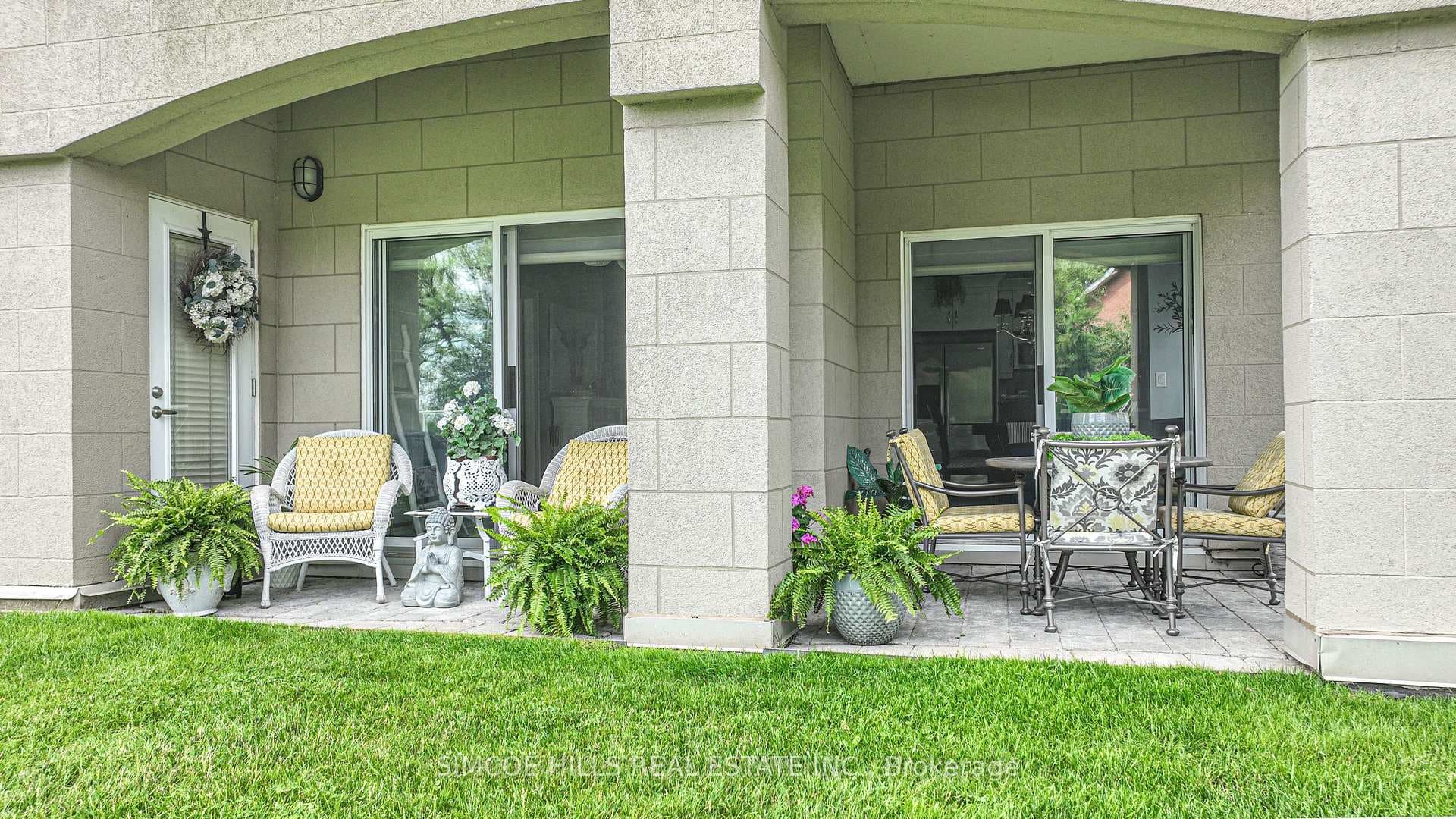 Patio off both living room & kitchen