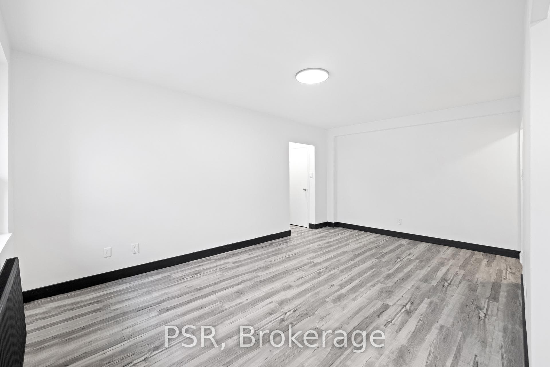600 Eglinton Avenue Unit 303 photo 4