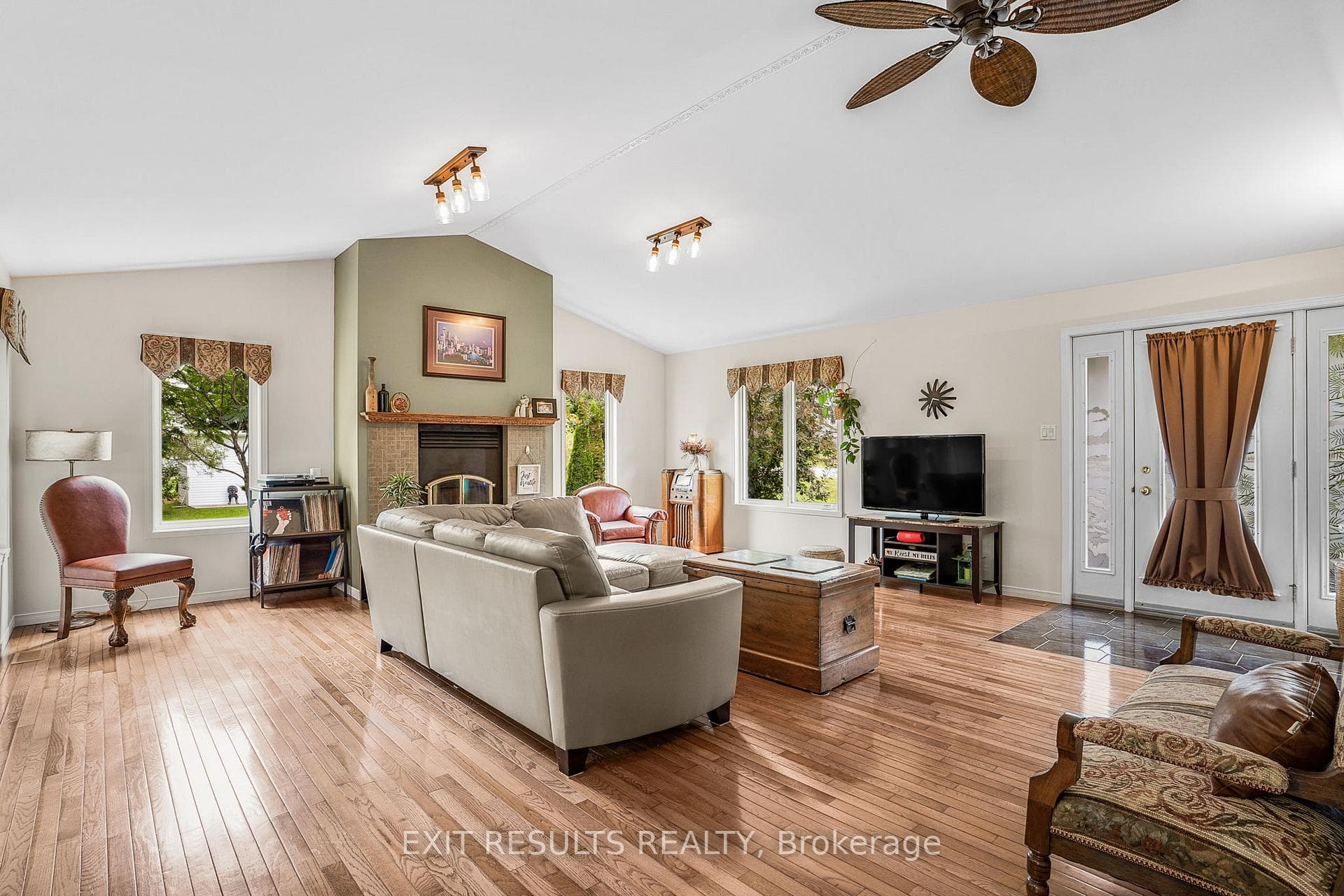 17568 Island Road photo 6