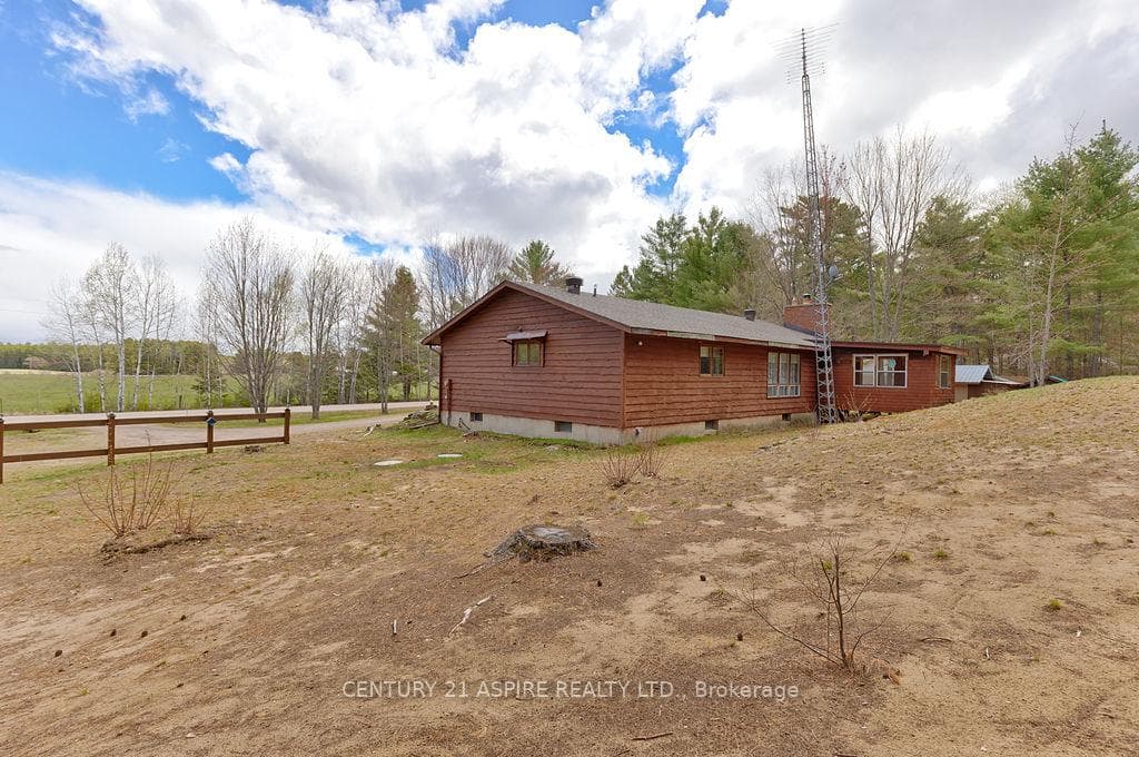 212 Eichstaedt Road photo 6