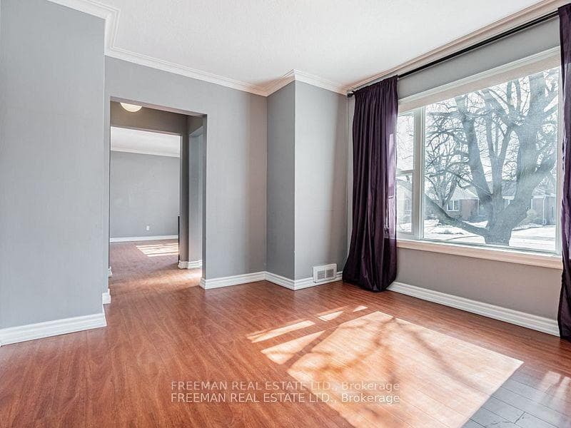 6 Westglen Crescent photo 10