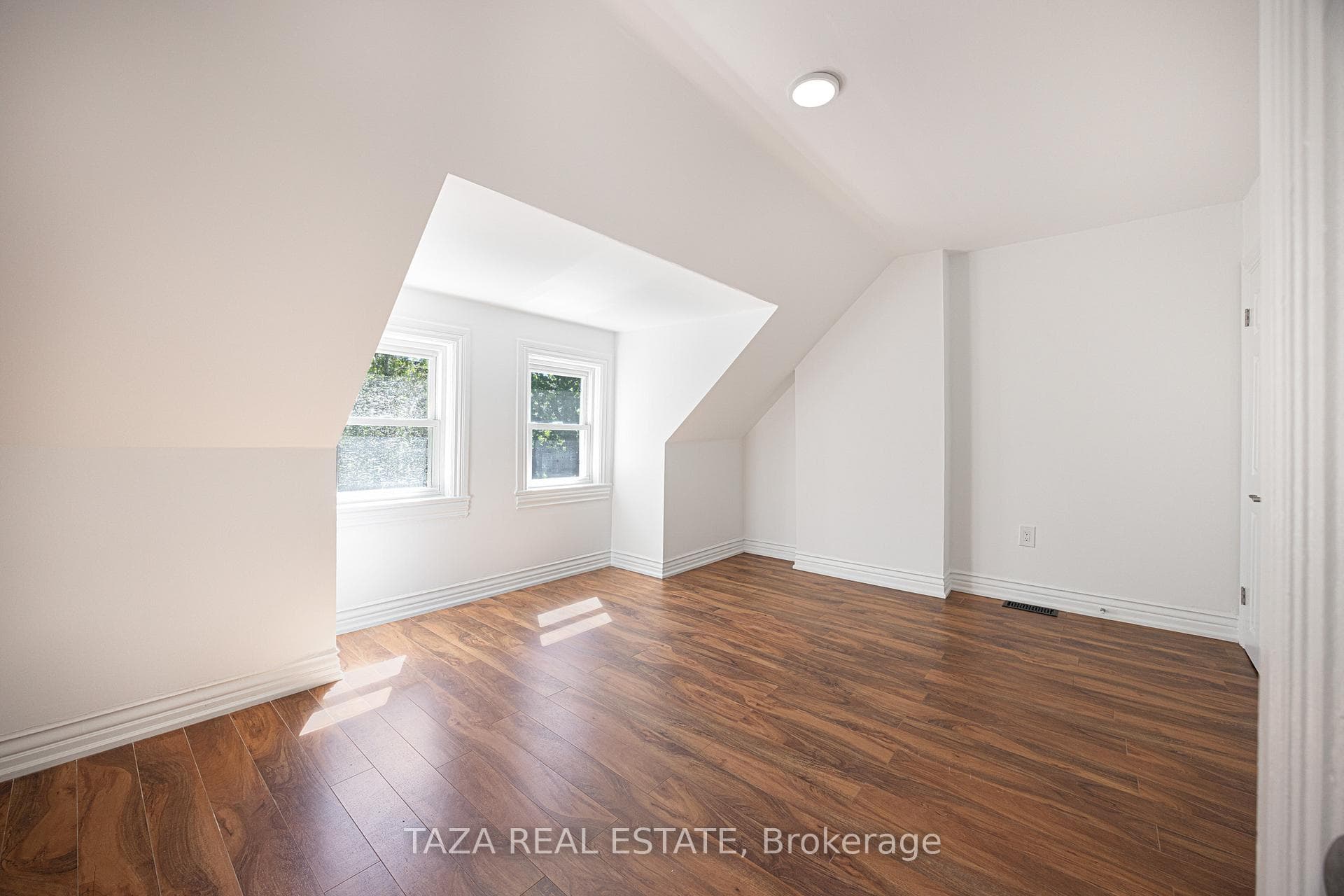 46 Euclid Avenue photo 24