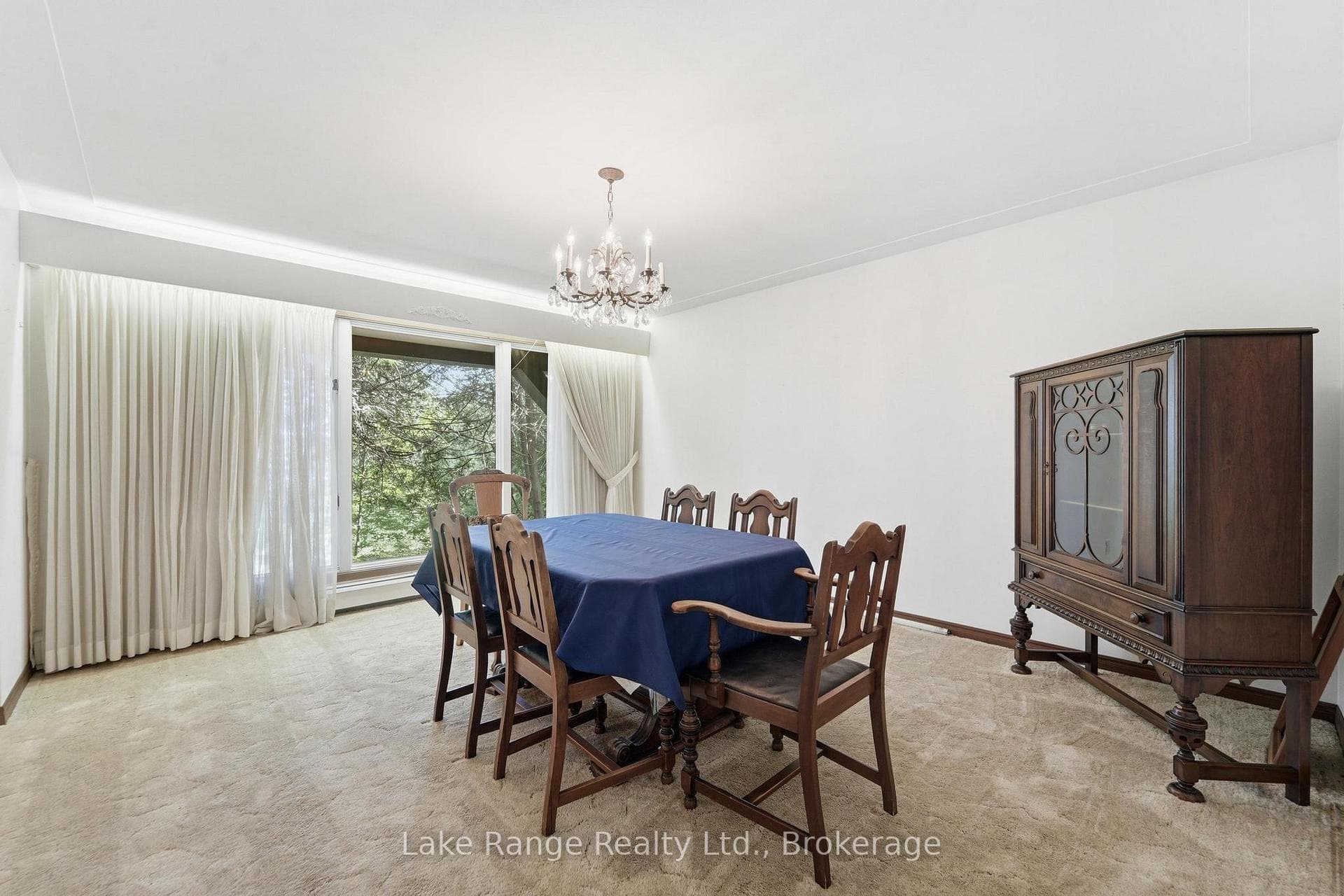 Formal dining room
