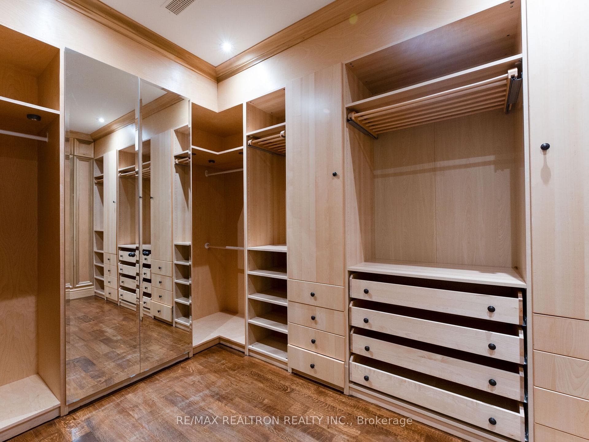 108 Highland Crescent photo 30