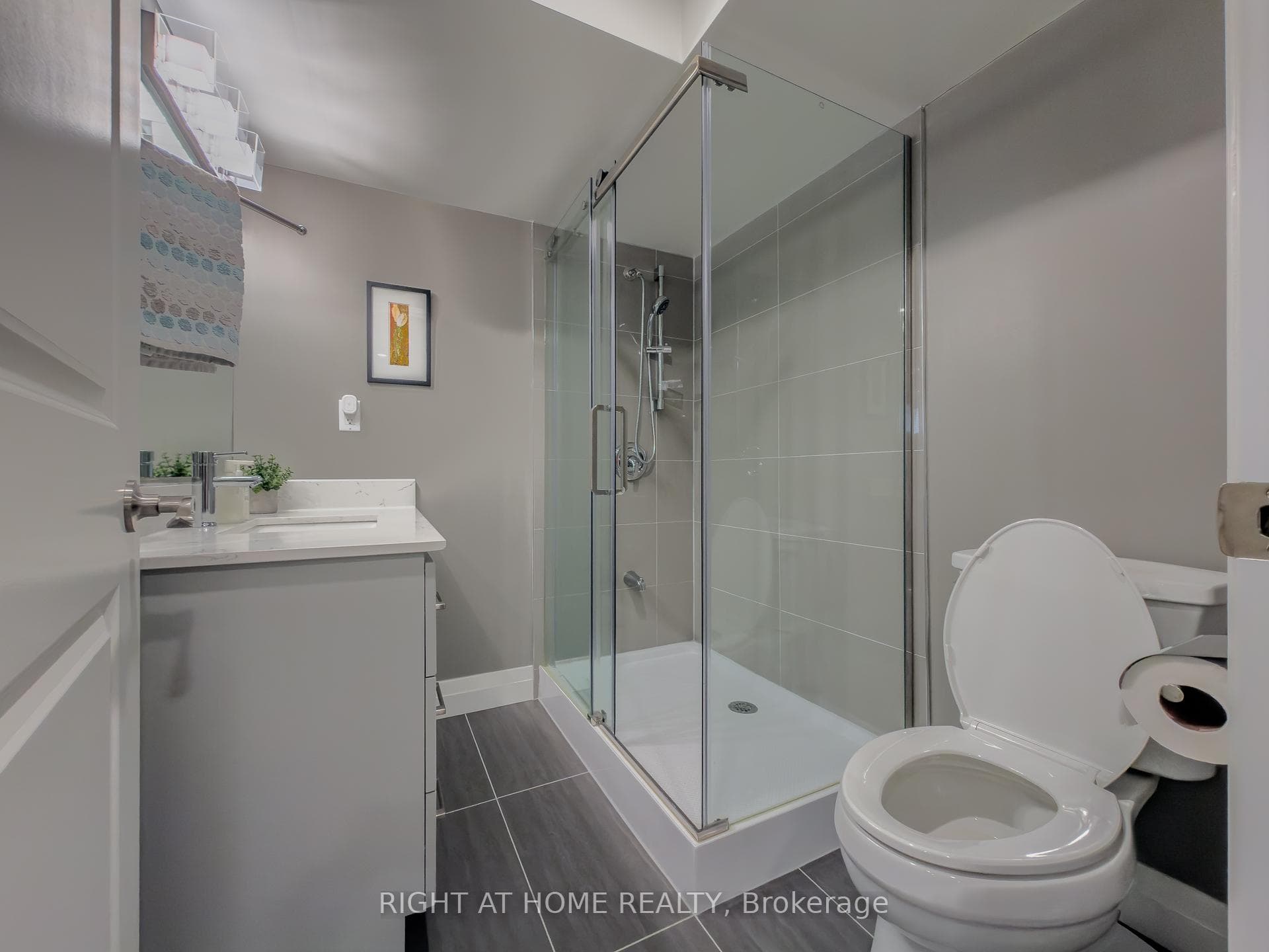 77 Leaden Hall Drive photo 47