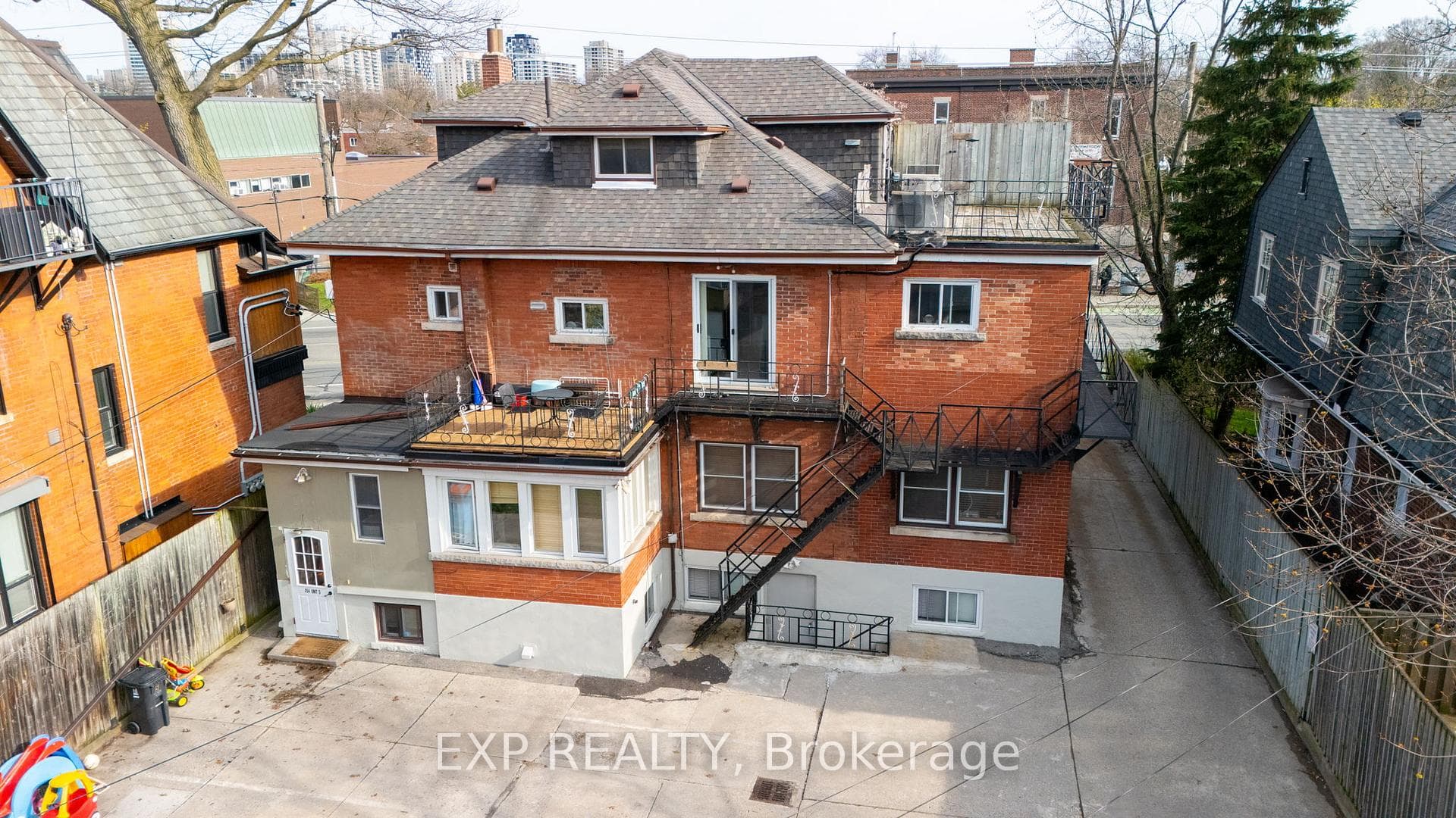 354 Annette Street photo 42