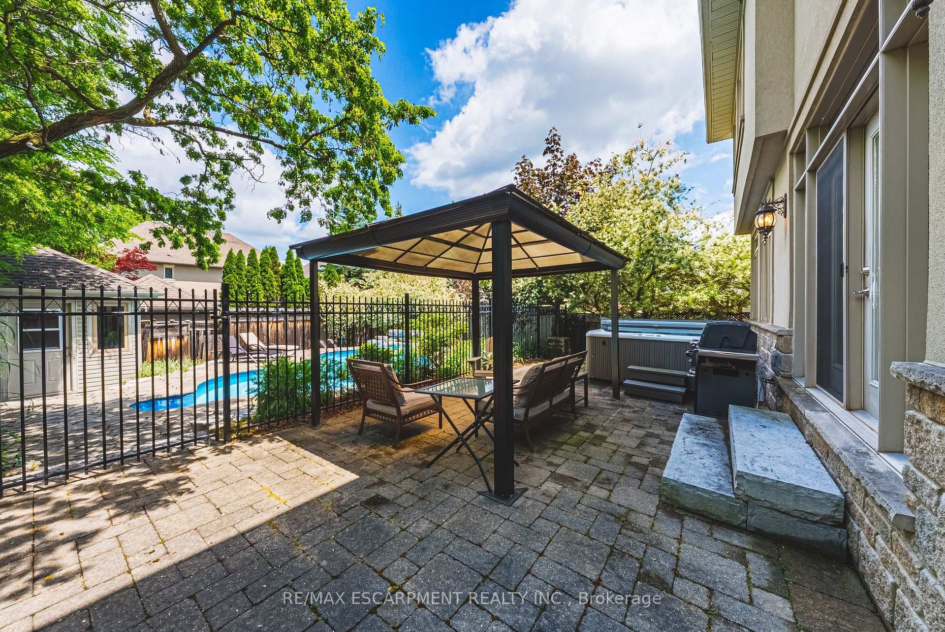 1047 St Matthews Avenue photo 37