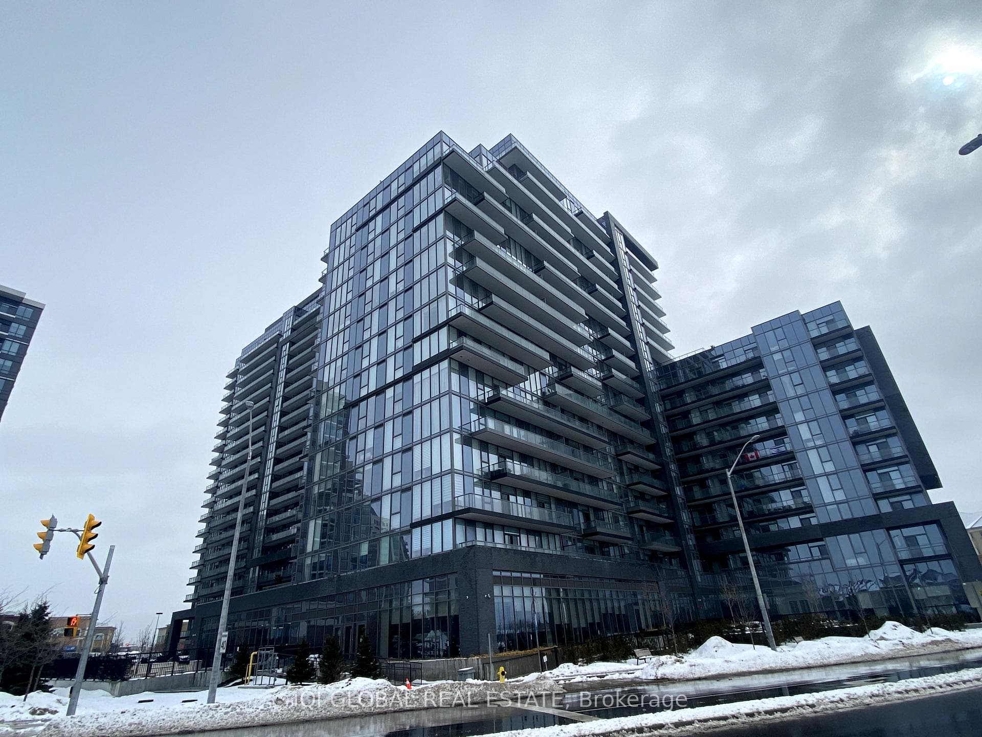 10 Gatineau Drive Unit 313W photo 1