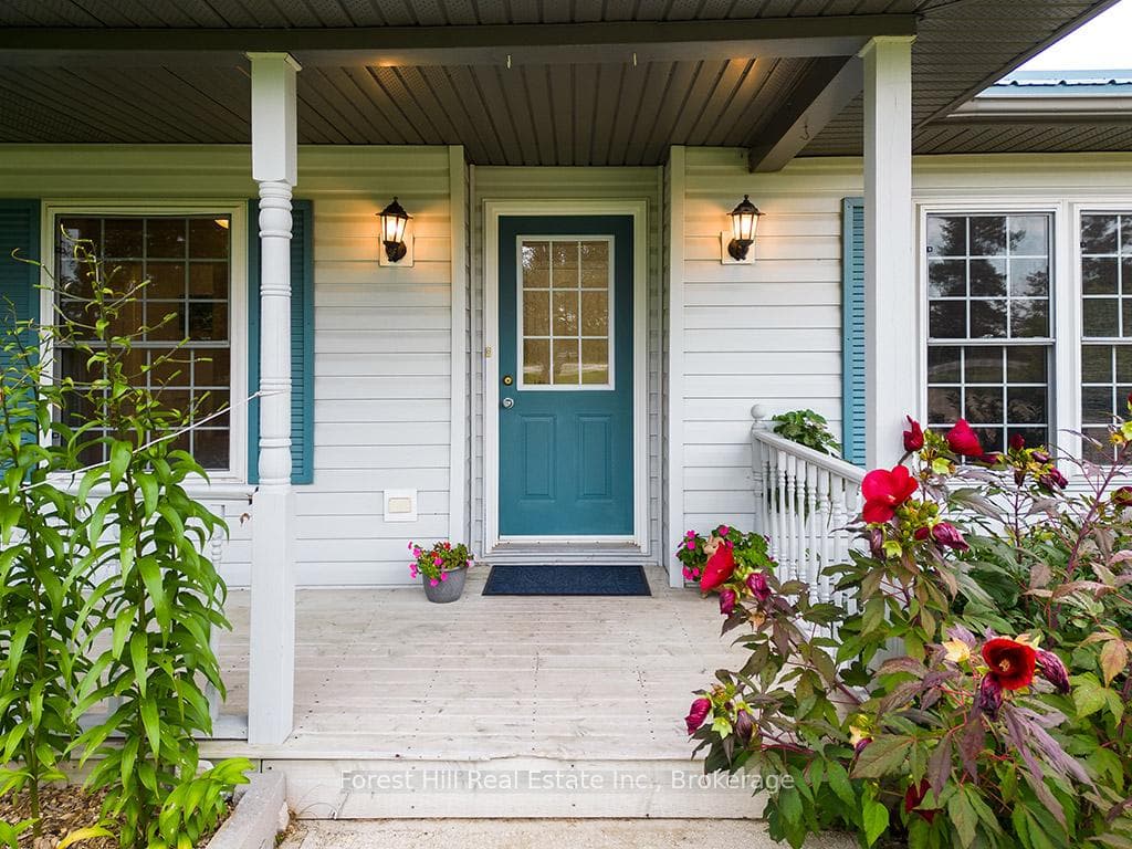 A Front Porch That Instantly Feels Like Home