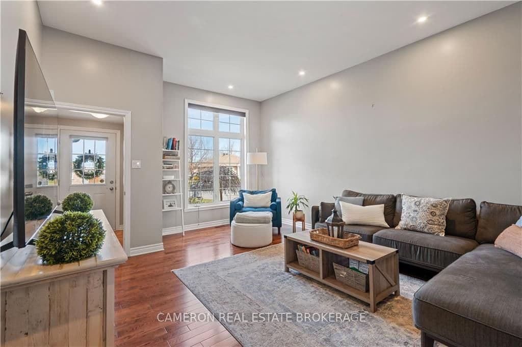 357 GLEN NORA Drive photo 3