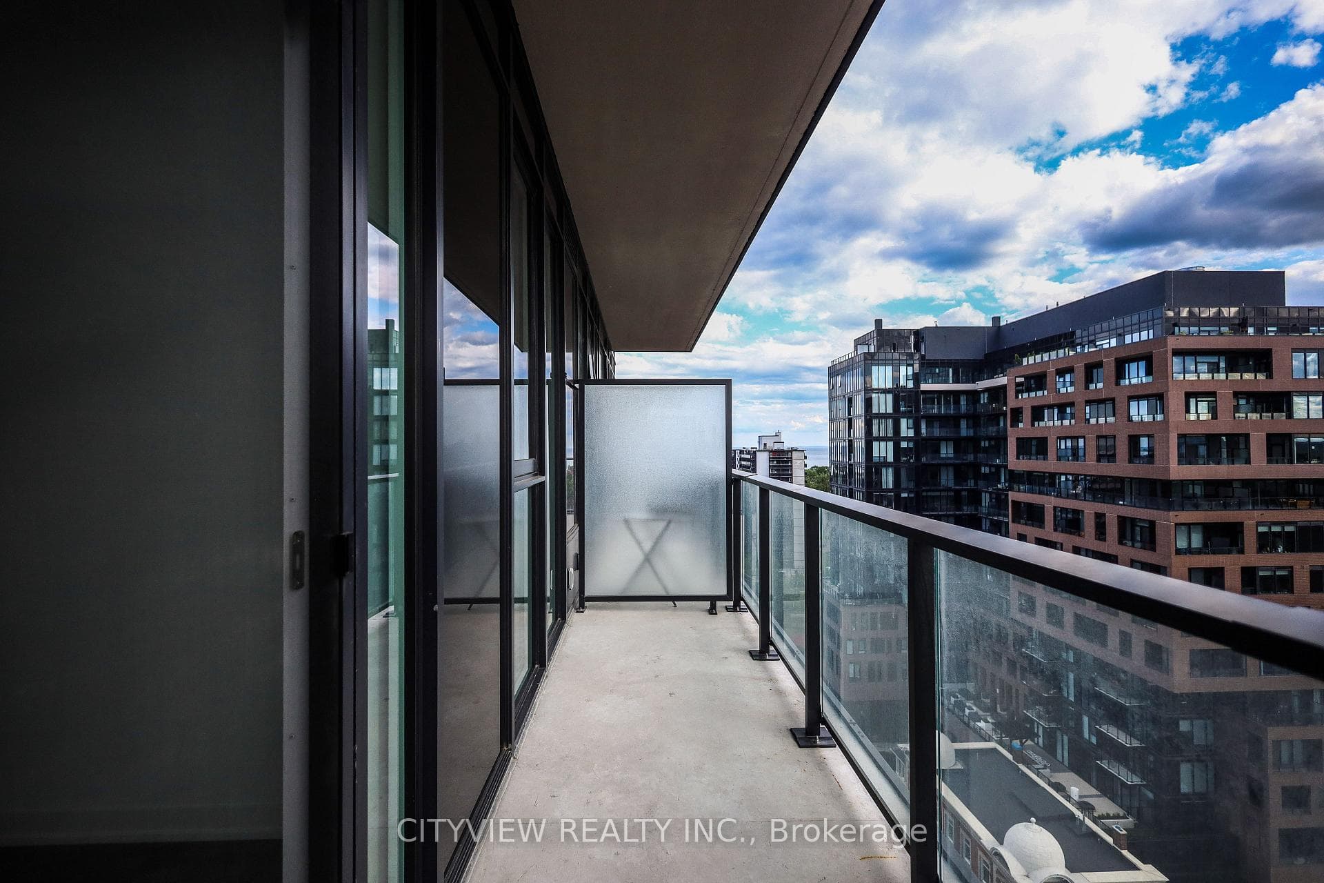 285 Dufferin Street Unit 1121 photo 17