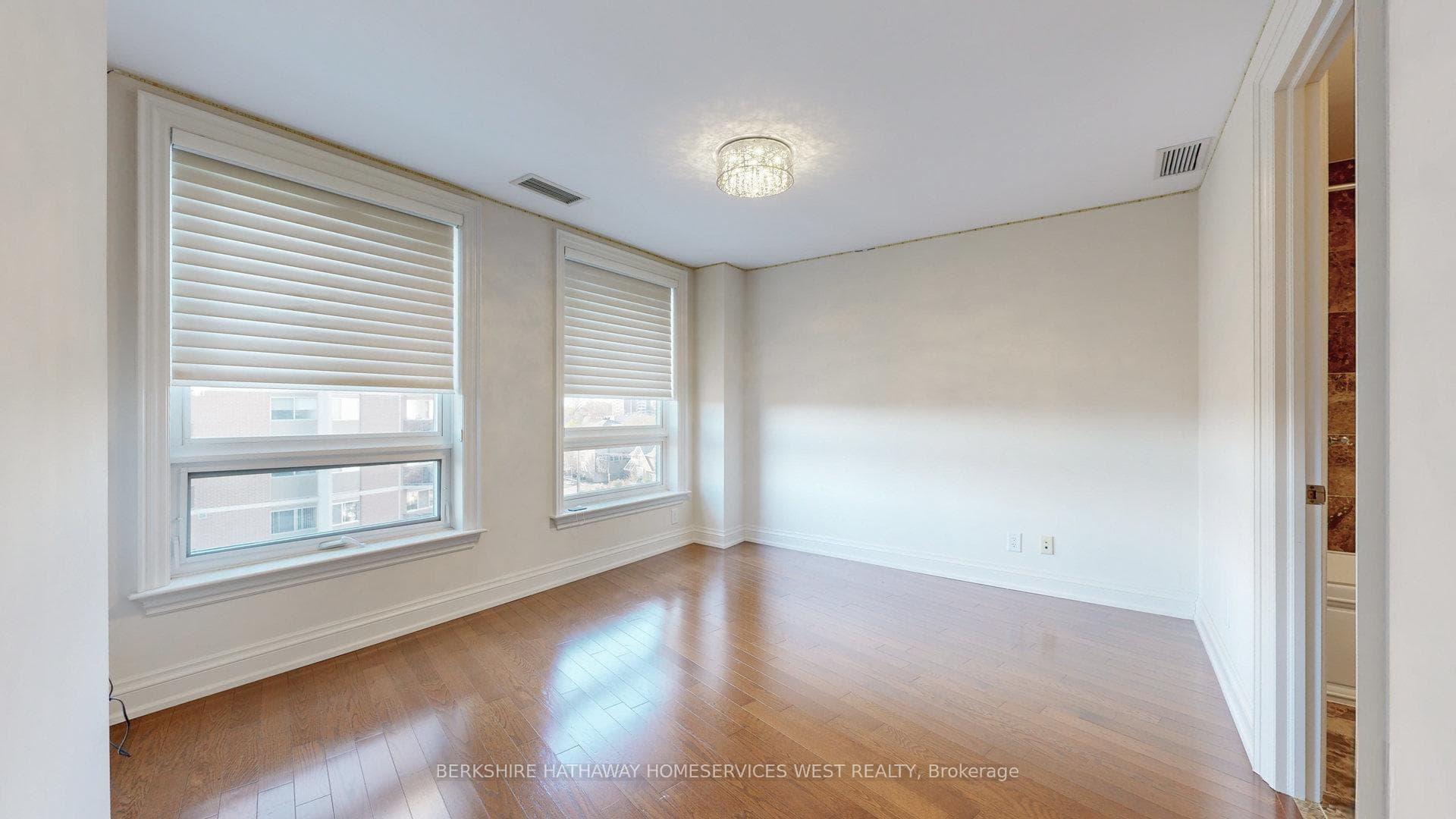 111 Forsythe Street Unit 702 photo 27
