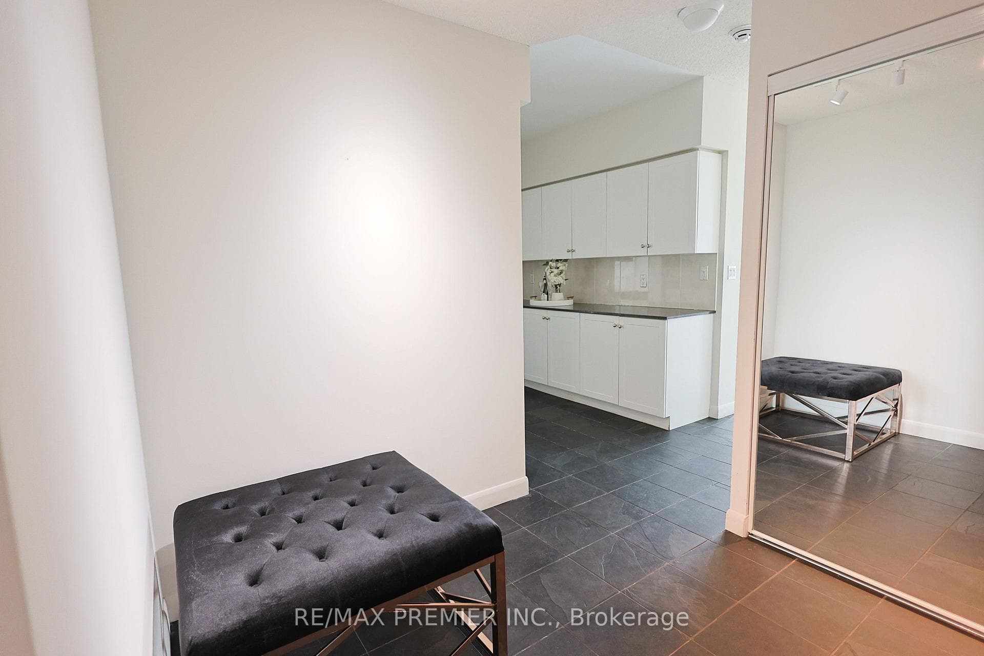 210 Victoria Street Unit 4407 photo 25