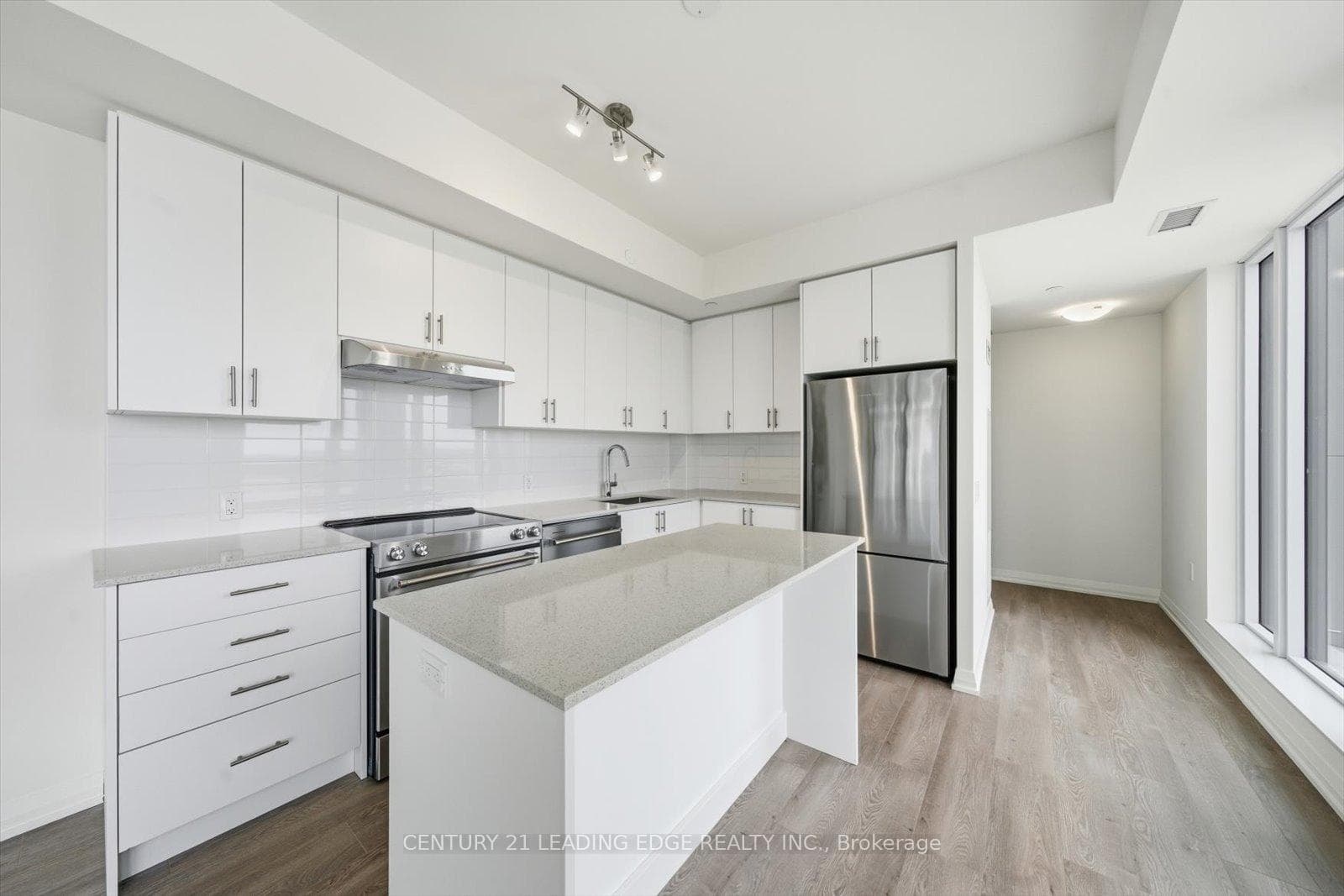 8960 Jane Street Unit 2015 photo 15
