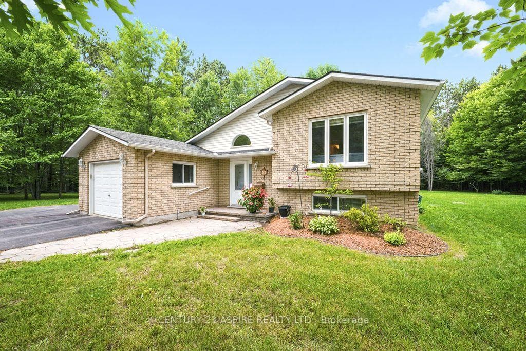 23 Cardinal Crescent photo 1