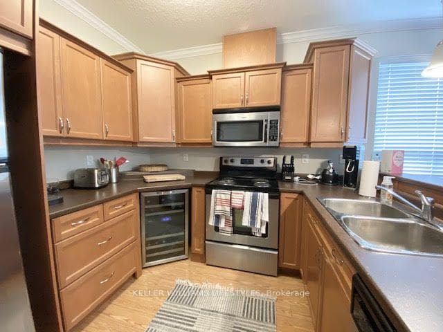 435 Colborne Street Unit 202 photo 5