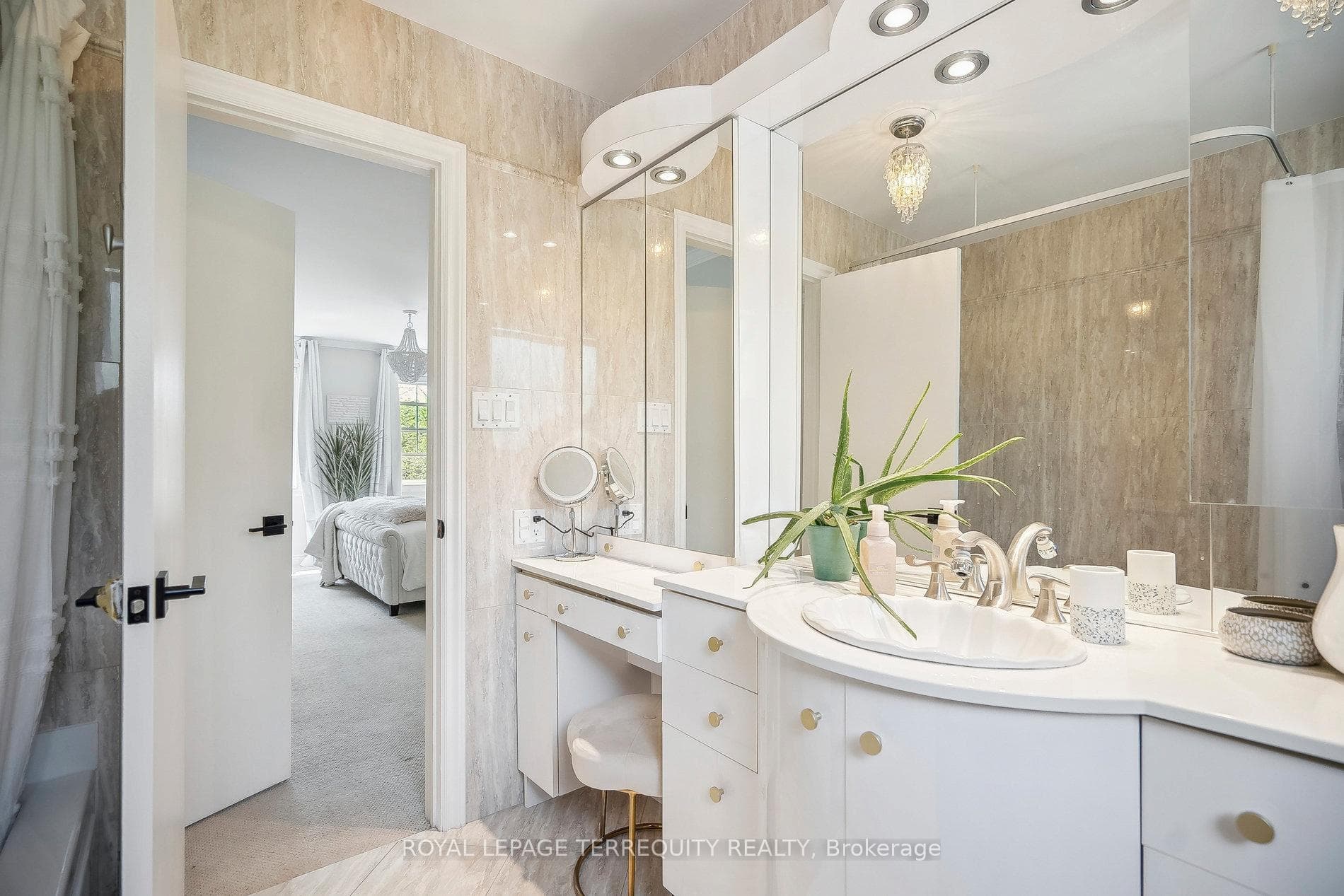 219 Valleyview Court photo 22