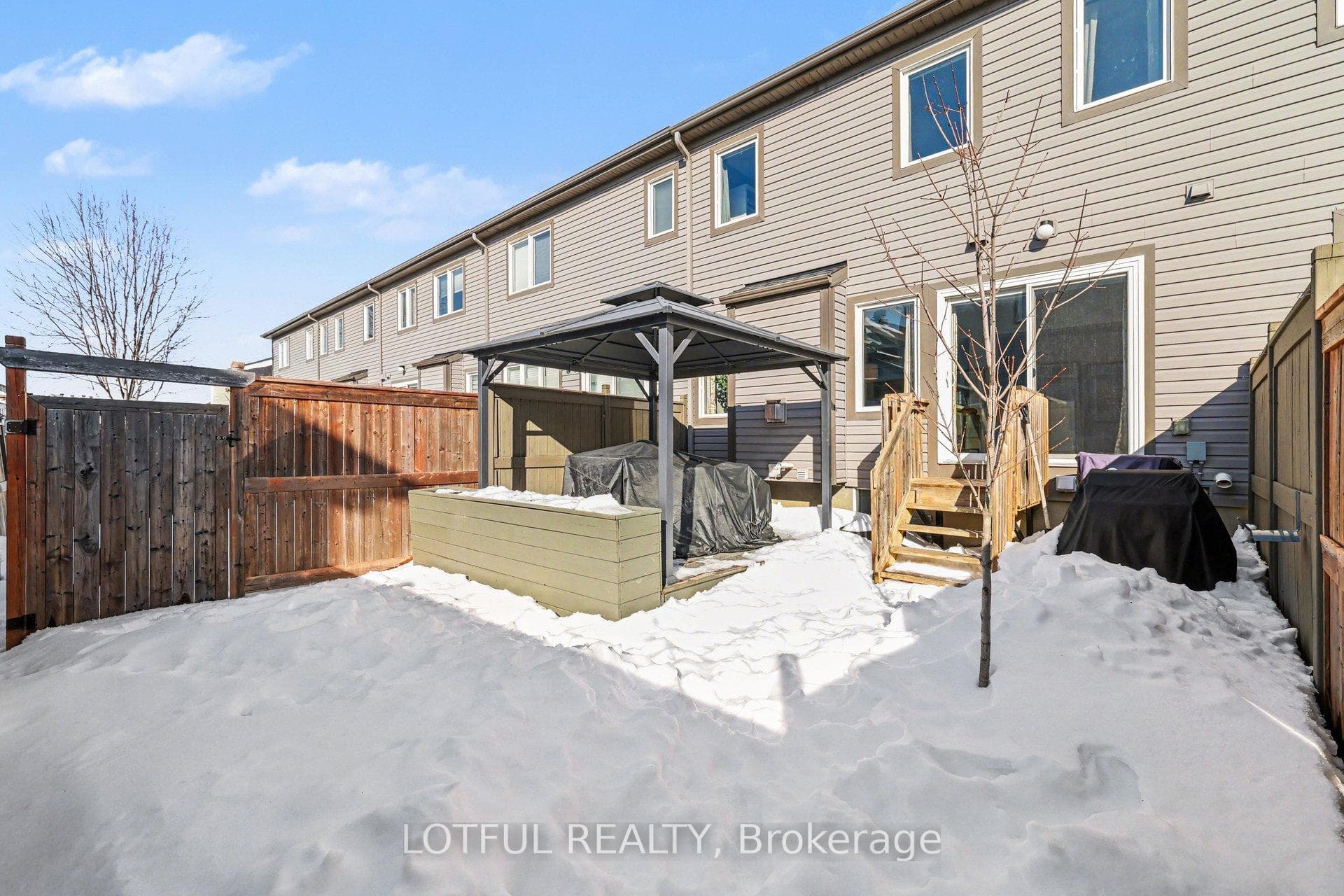 521 Foxlight Circle photo 34